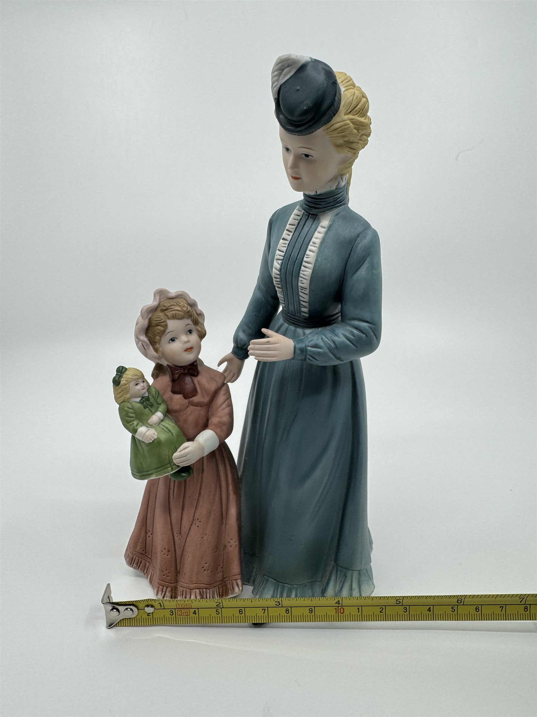 HOMCO Home Interiors Porcelain Figurine Sunday Stroll 8812 VGC Mother Daughters