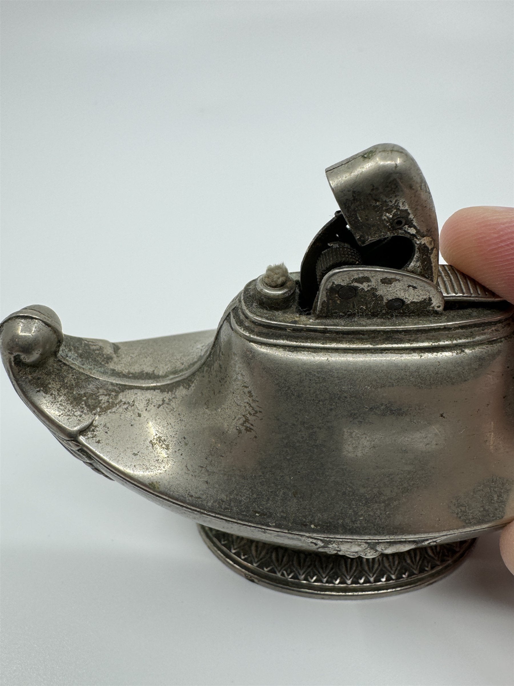 Vintage Evans Magic Genie Lamp Cigarette Make a Wish Lighter Silver Tone