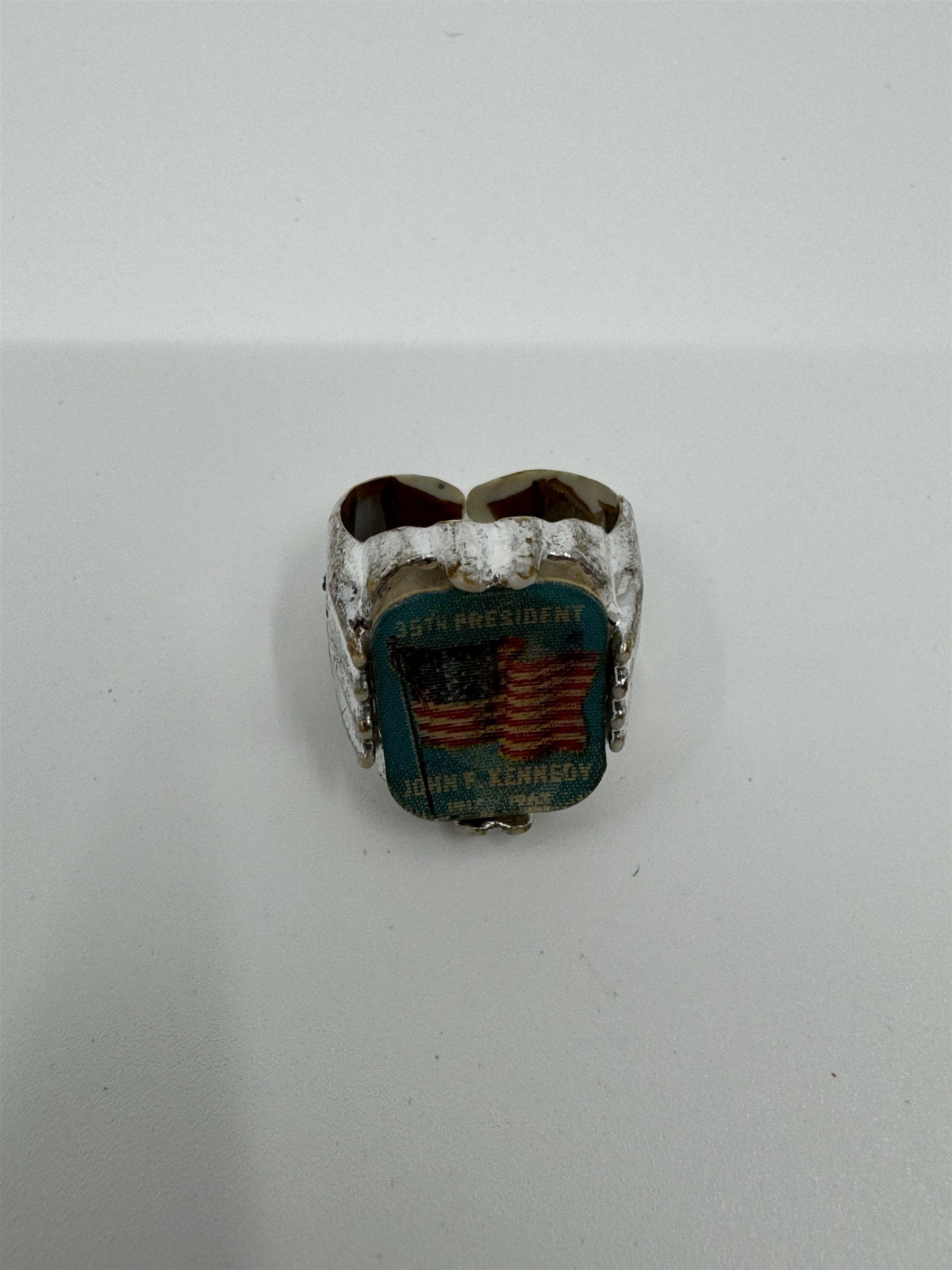 1960's John F Kennedy JFK American Flag 35th President Plastic Toy Flicker Ring