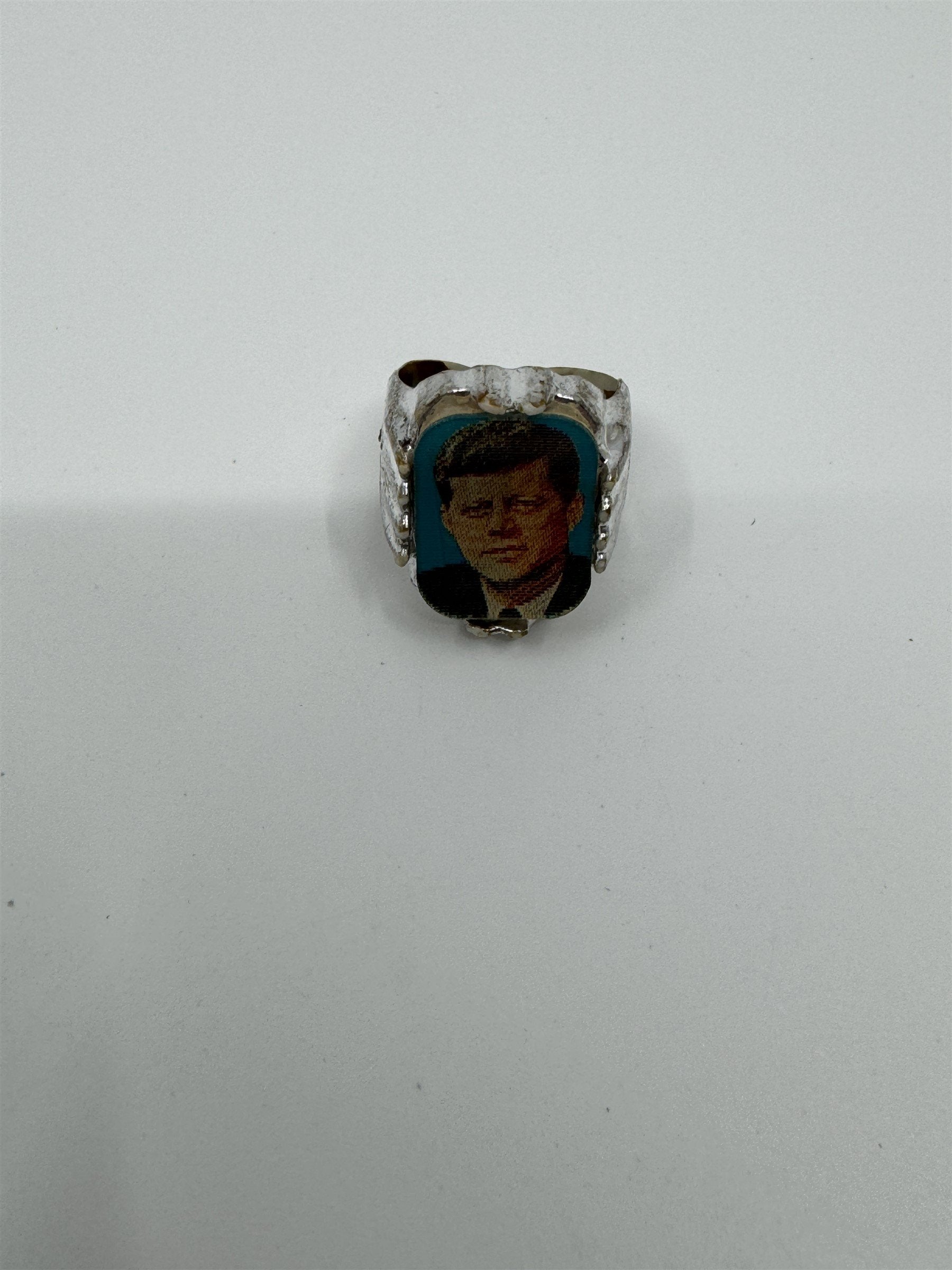 1960's John F Kennedy JFK American Flag 35th President Plastic Toy Flicker Ring