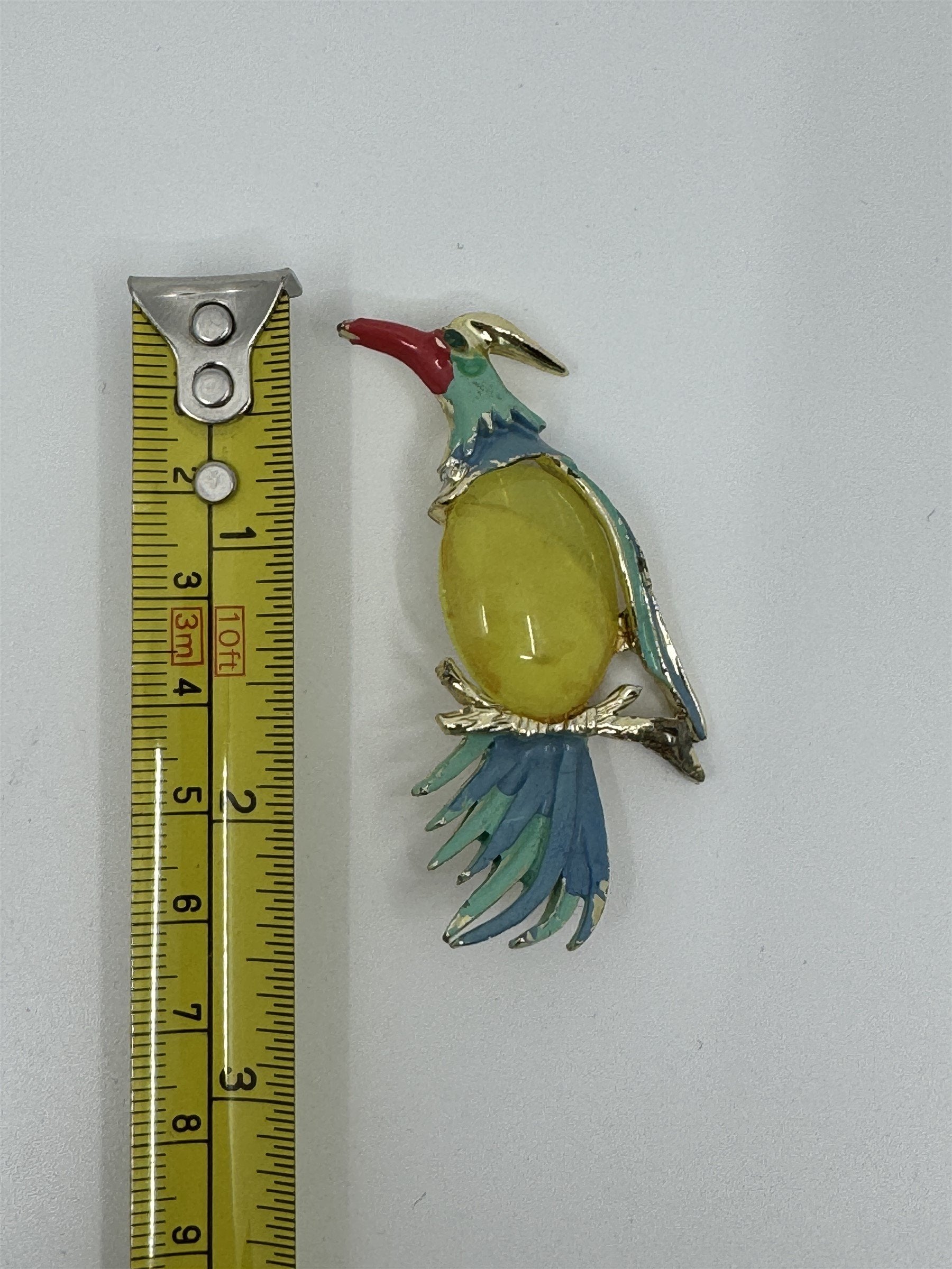 Vintage Multicollor Yellow Jelly Belly Exotic Bird of Paradise Gold Tone Brooch