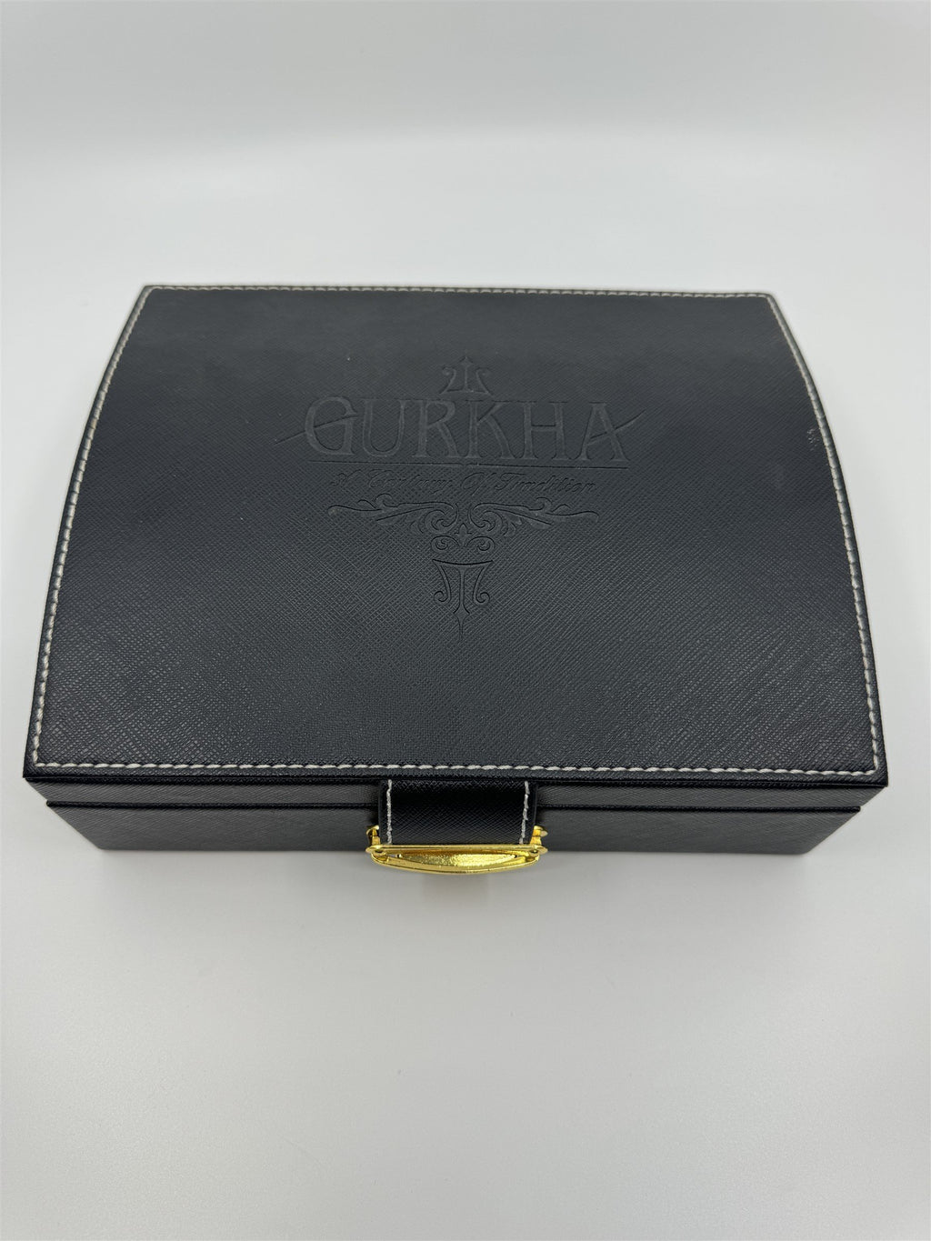 Gurkha Cigar Box Royal Challenge 1887 England Sumatra Jamaica Wood Leather Box