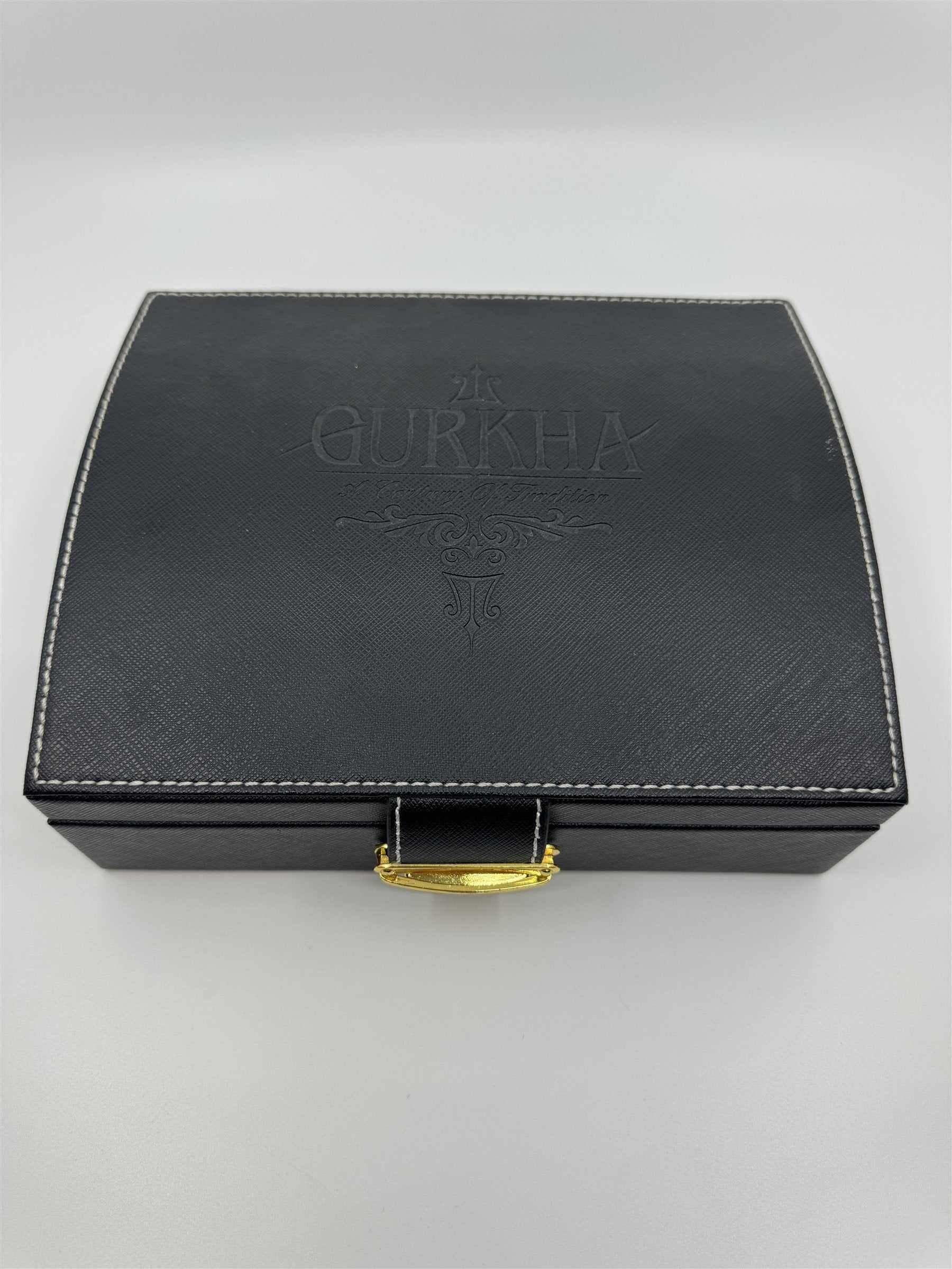 Gurkha Cigar Box Royal Challenge 1887 England Sumatra Jamaica Wood Leather Box
