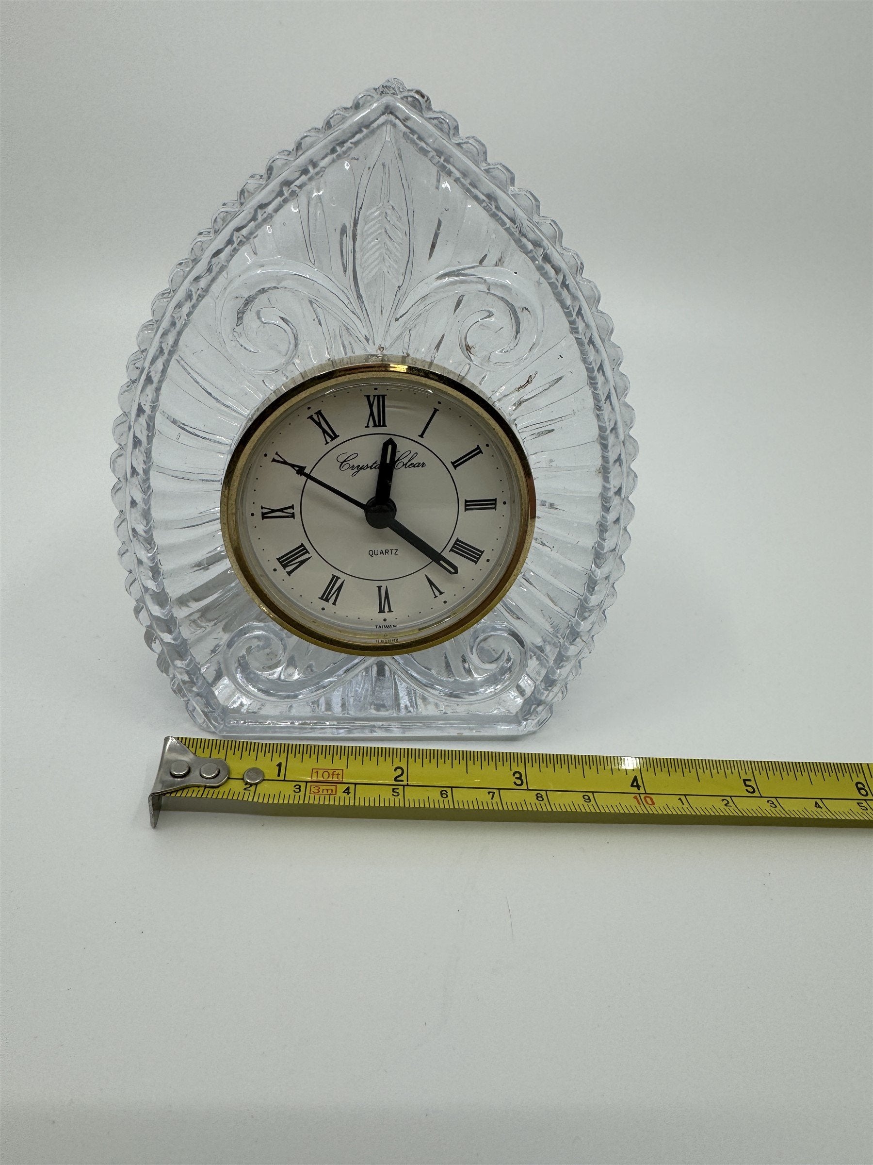 Vintage Crystal Clear 24% Lead Crystal Mantle Desk Clock Teardrop Point Taiwan