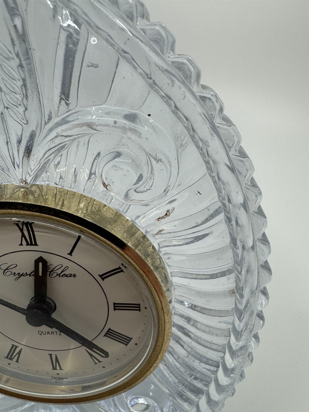Vintage Crystal Clear 24% Lead Crystal Mantle Desk Clock Teardrop Point Taiwan