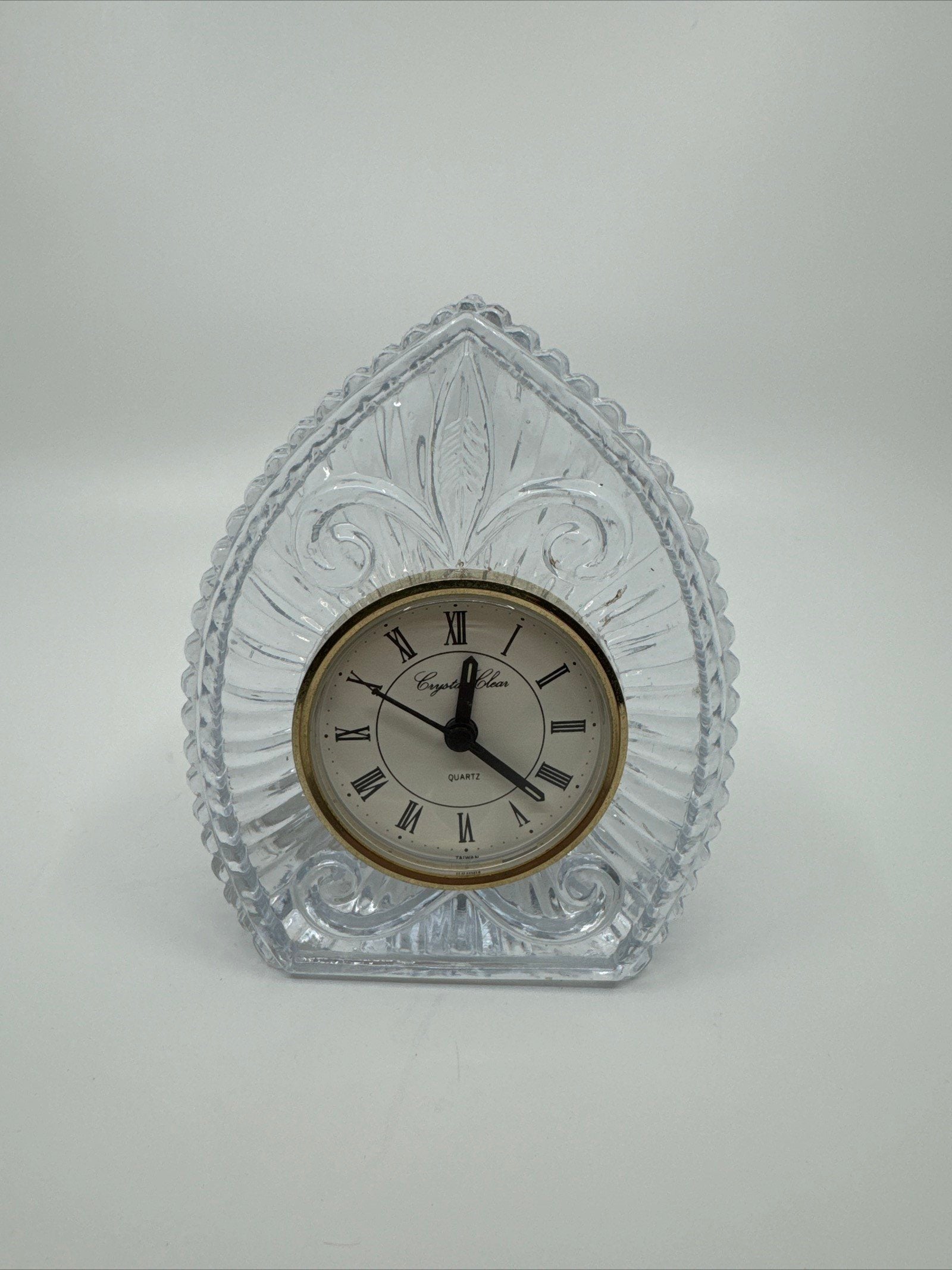 Vintage Crystal Clear 24% Lead Crystal Mantle Desk Clock Teardrop Point Taiwan