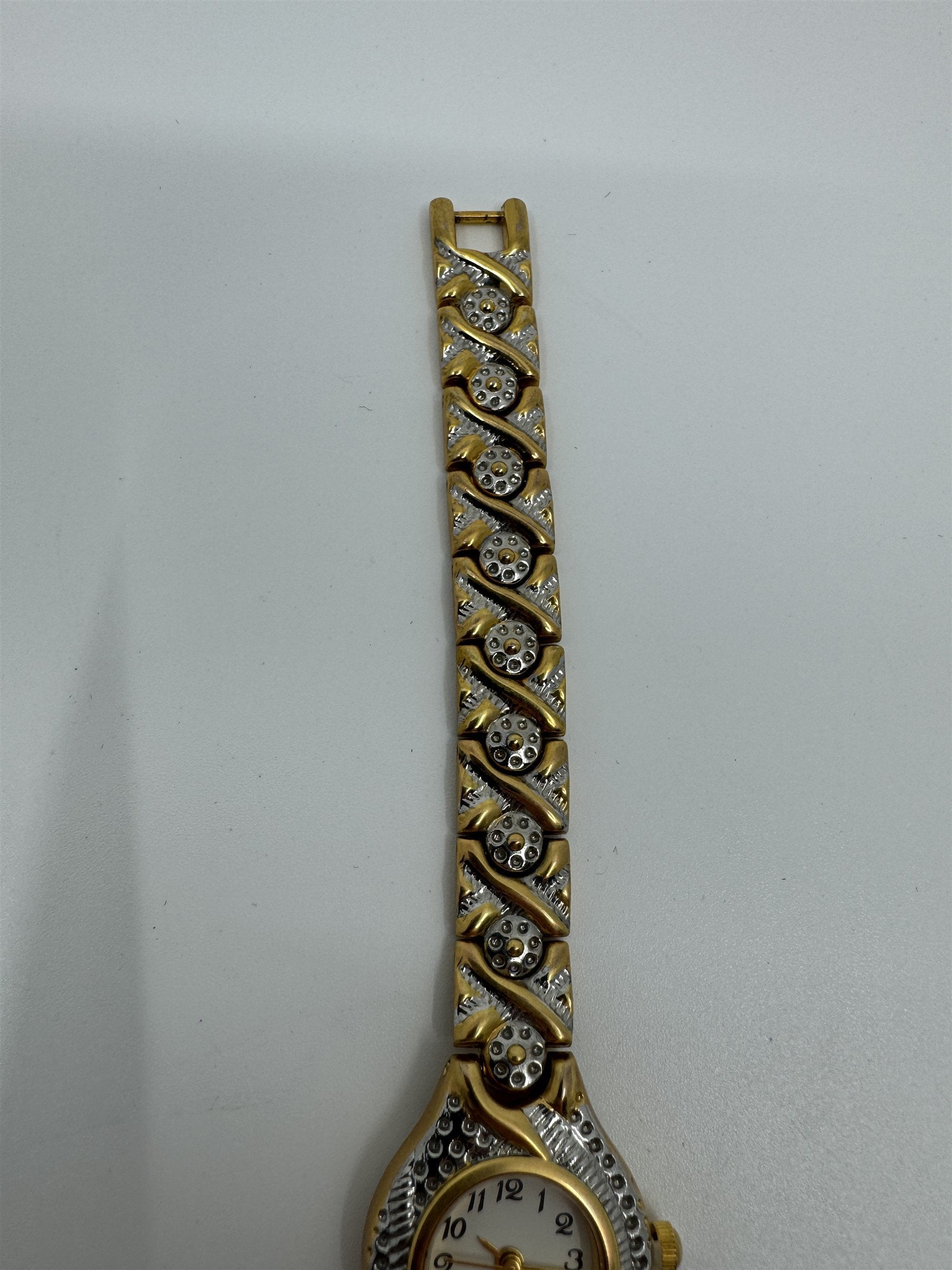 Vintage Quartz Japan Movement Womens Gold Silver Toned Watch Flower Safari Luxe