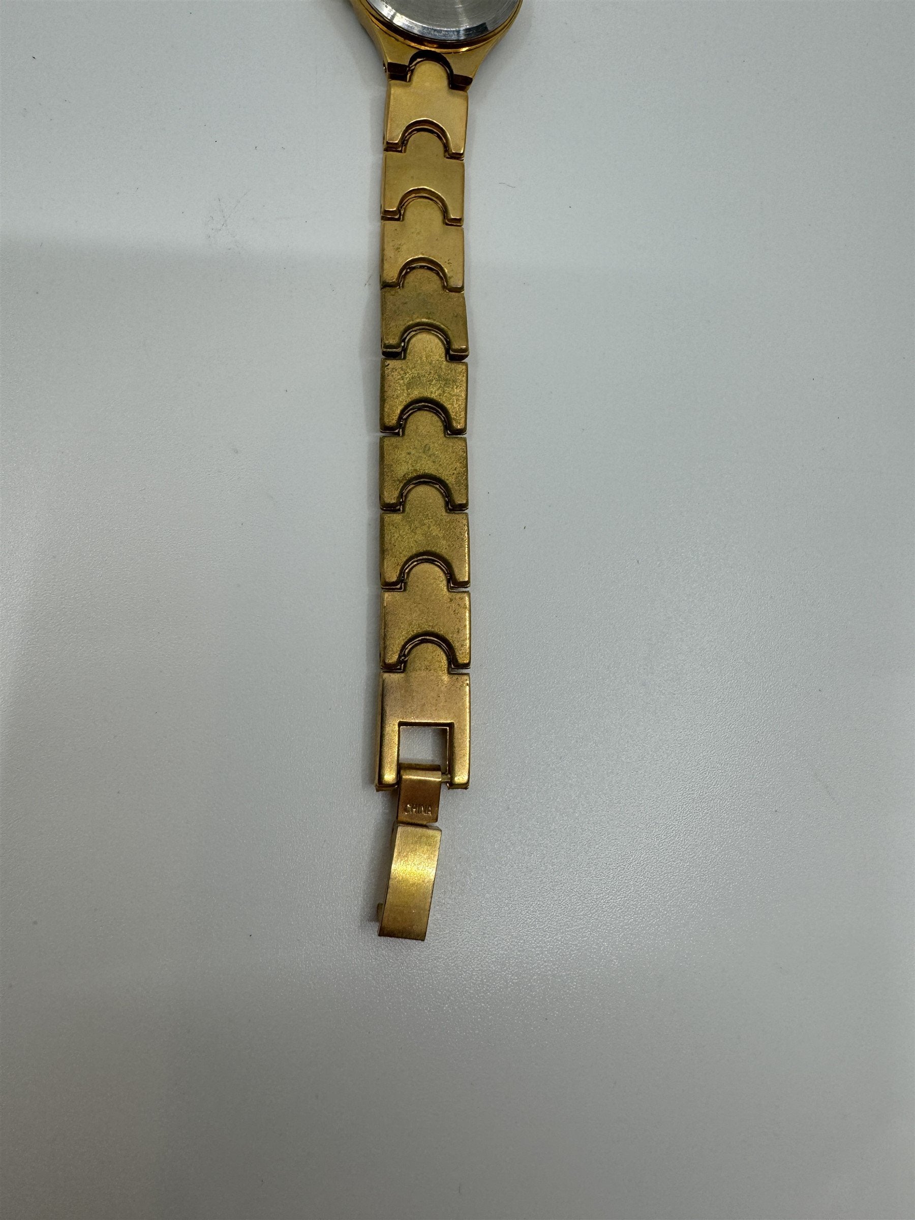 Vintage Quartz Japan Movement Womens Gold Silver Toned Watch Flower Safari Luxe