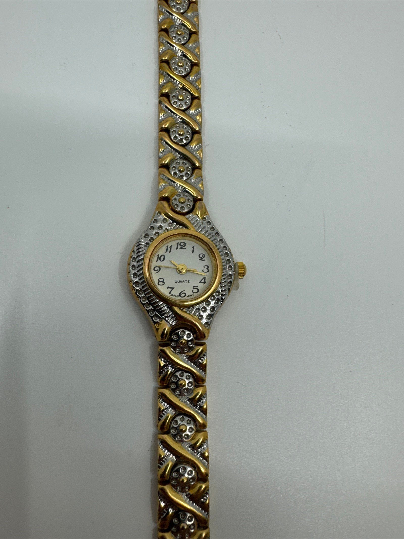 Vintage Quartz Japan Movement Womens Gold Silver Toned Watch Flower Safari Luxe