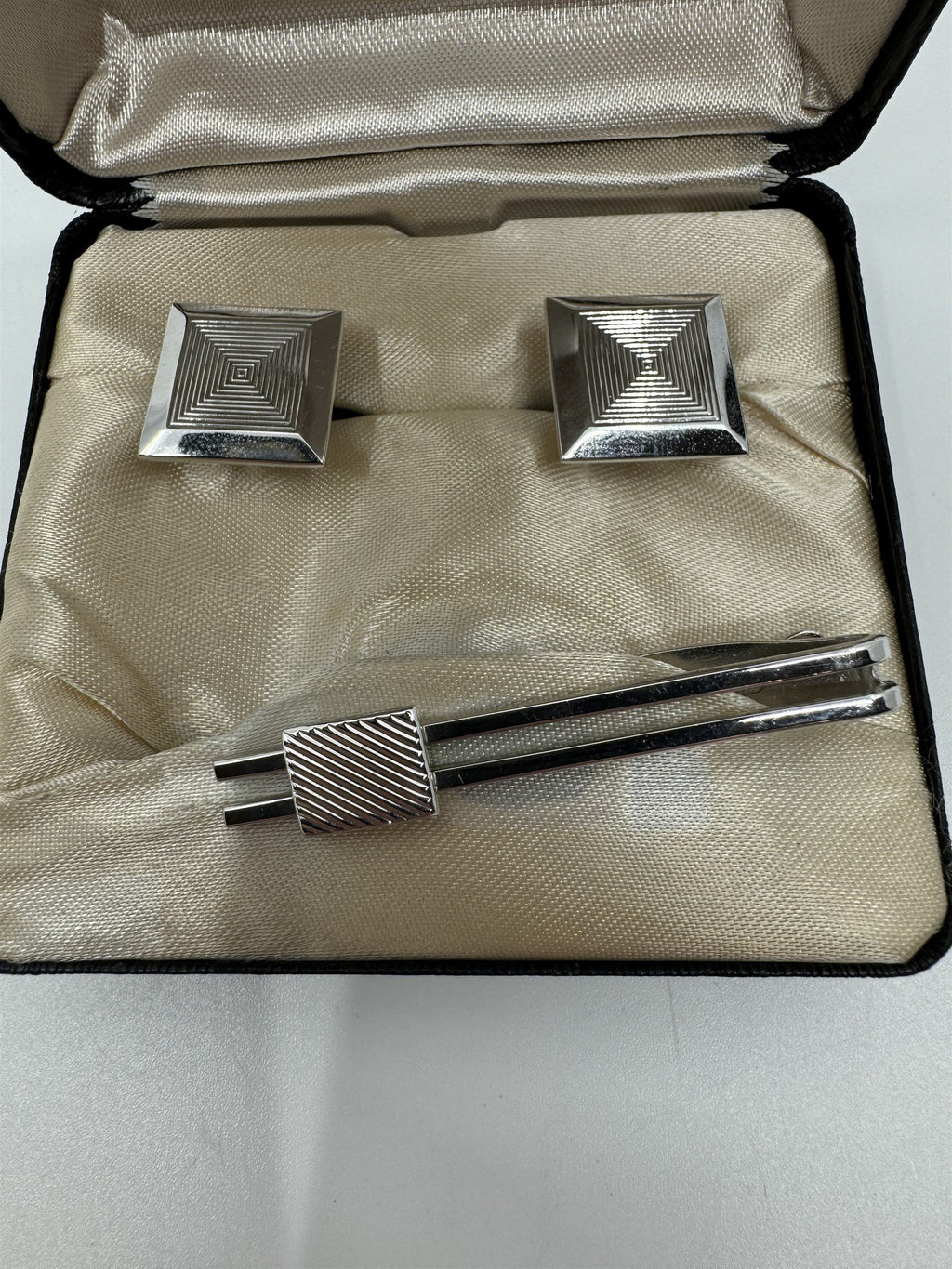 Hickok USA Cufflinks and Tie Bar Clip Clasp Silver Metal Original Box