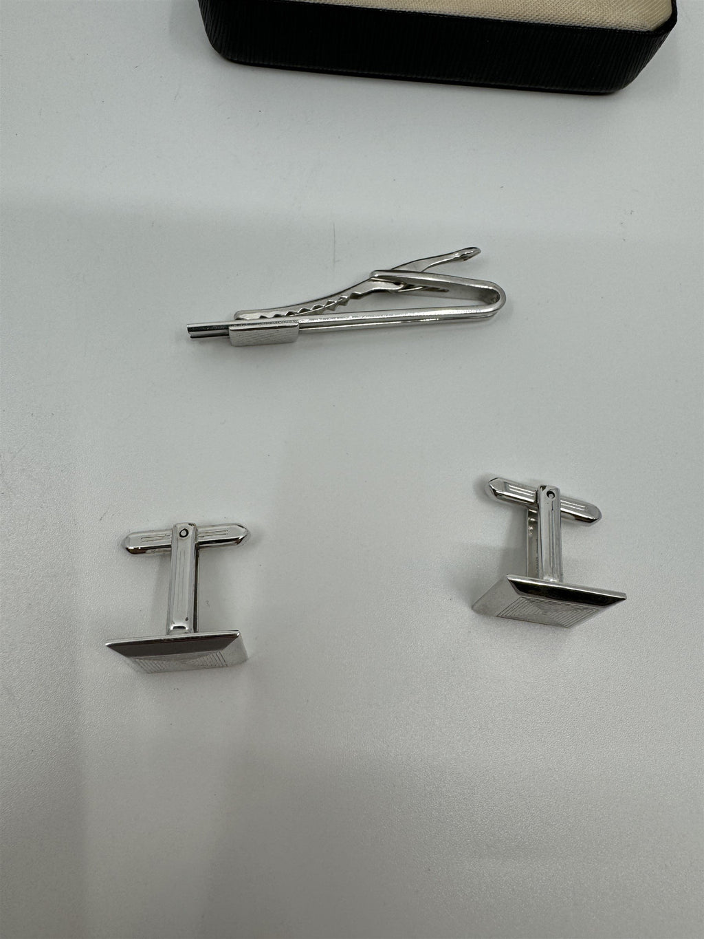 Hickok USA Cufflinks and Tie Bar Clip Clasp Silver Metal Original Box