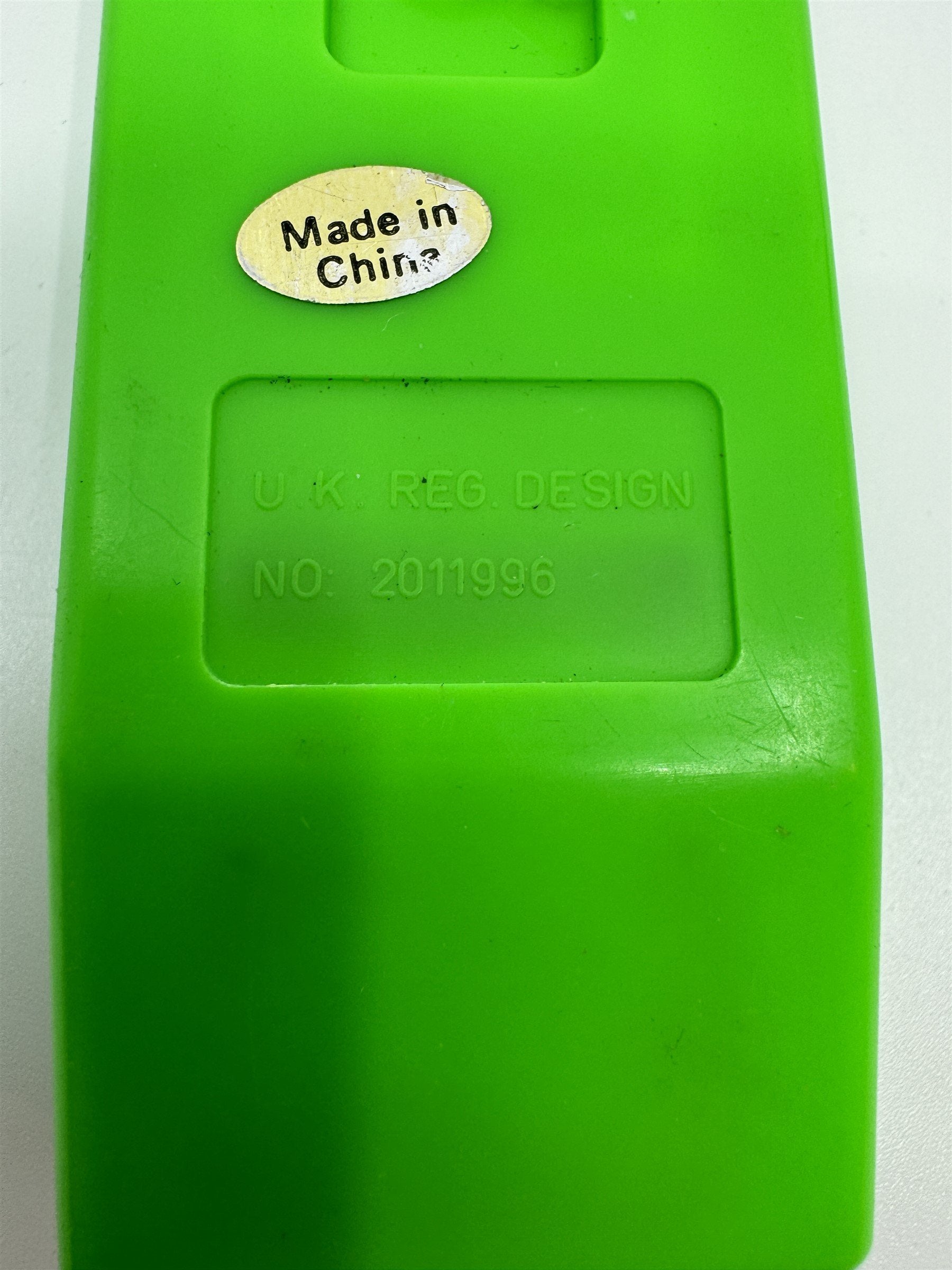 Vintage Toy Cellphone Prank Water Gun Self-Squirter Green Plastic Resin Toy