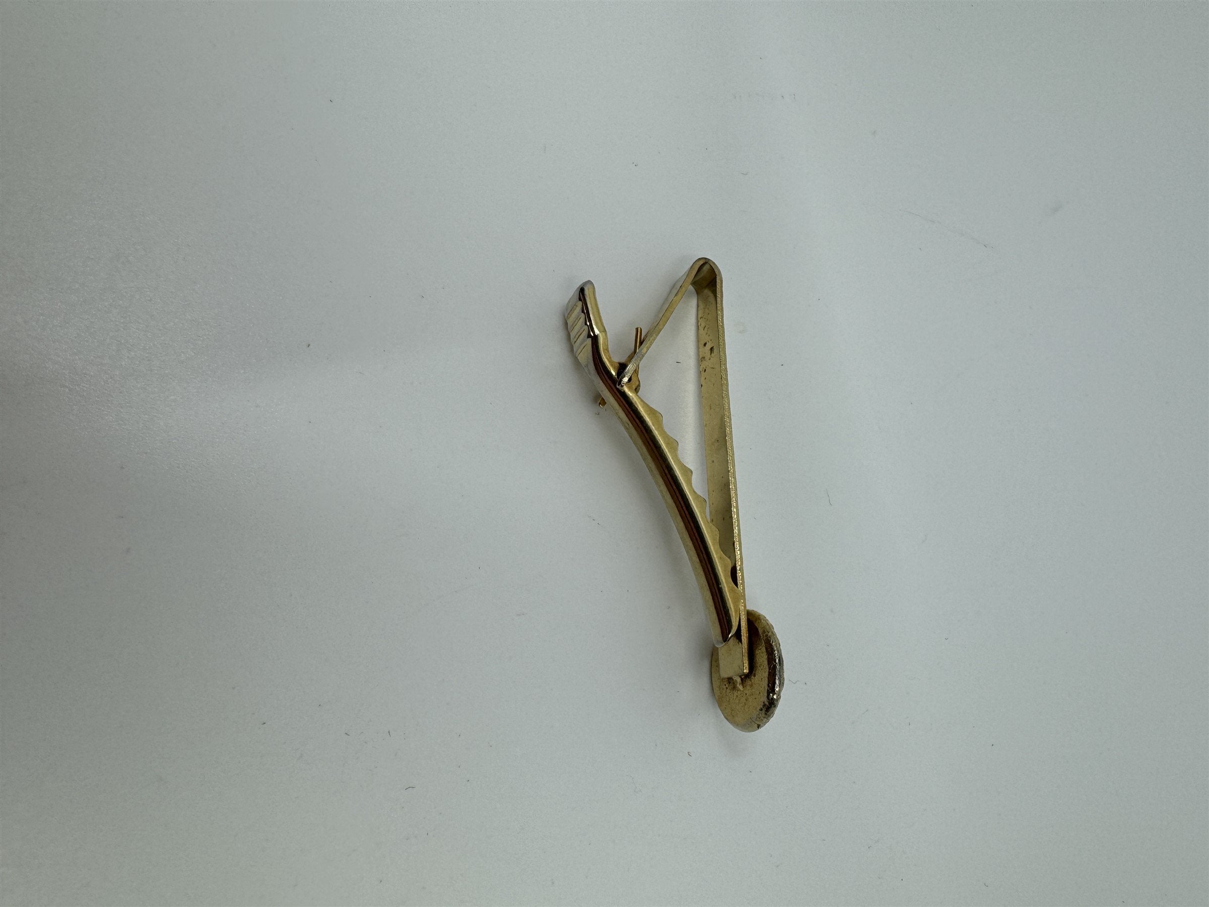 Vintage Tie Bar Tie Clip Gold Toned /w Textured Star Badge (Possibly Swank?)