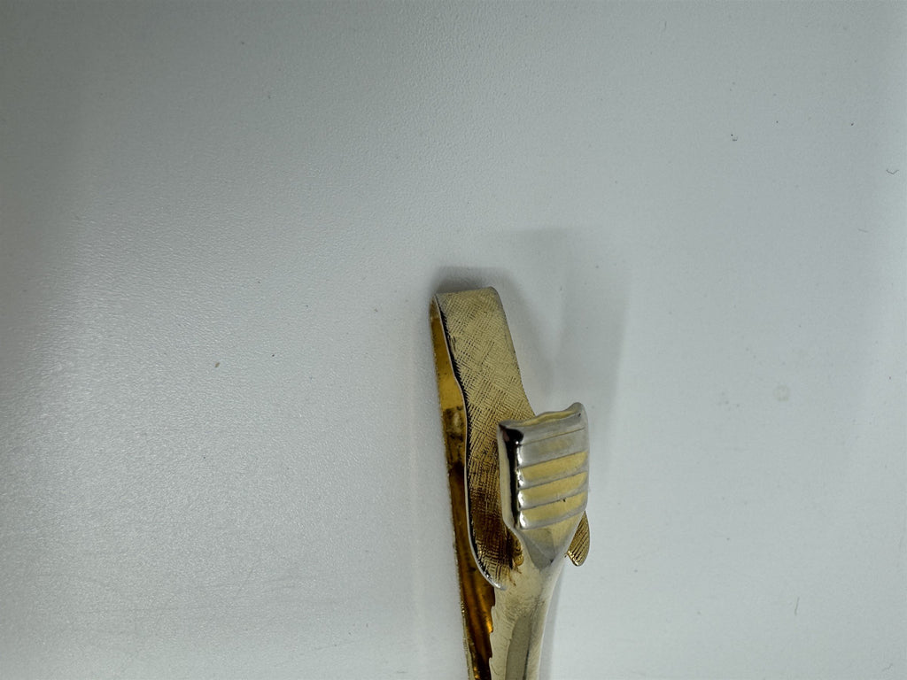 Vintage Tie Bar Tie Clip Gold Toned /w Textured Star Badge (Possibly Swank?)