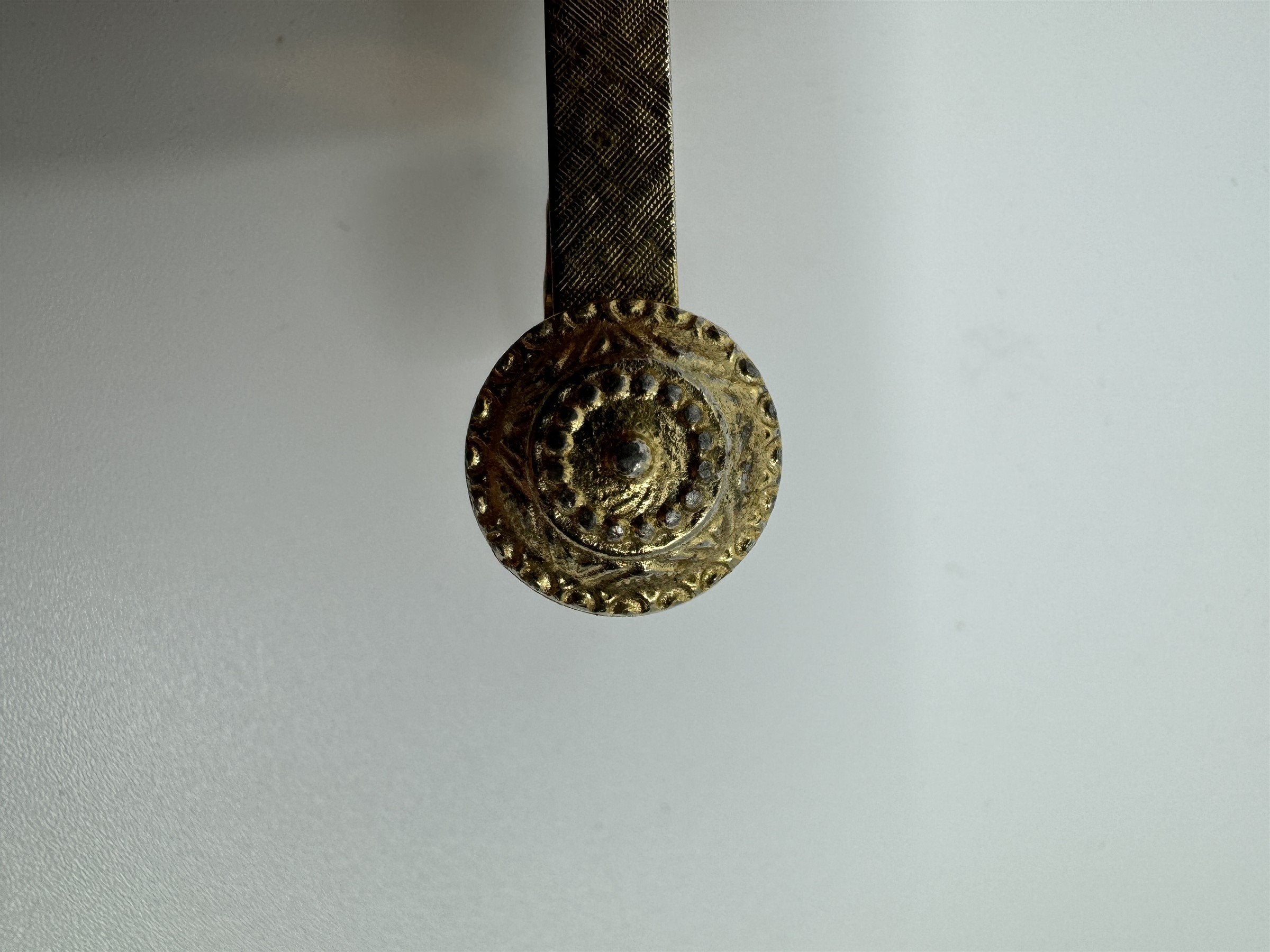 Vintage Tie Bar Tie Clip Gold Toned /w Textured Star Badge (Possibly Swank?)