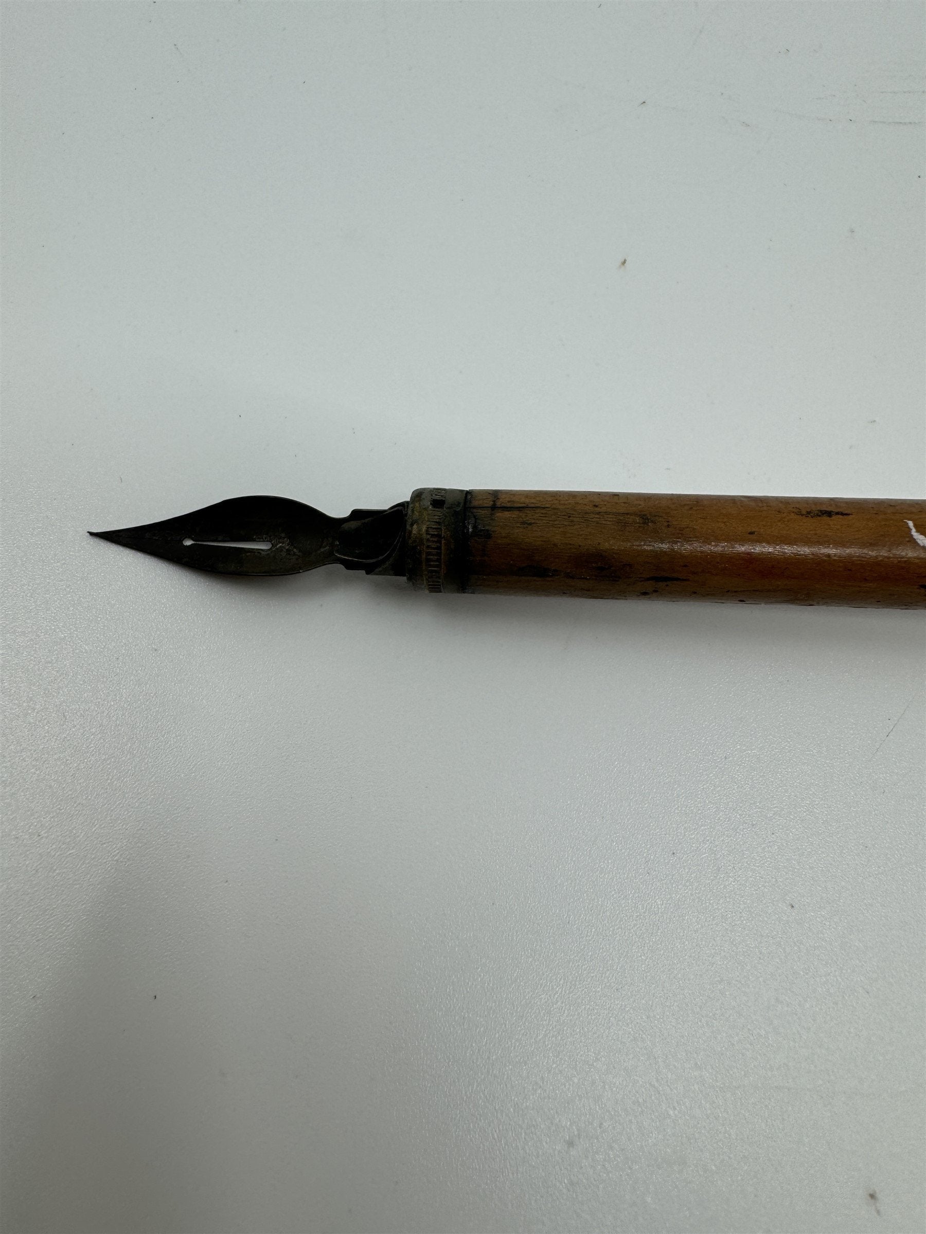 Vintage 1040 Eagle Pencil Co. New York Wooden Ink Dip Pen Metal Nib