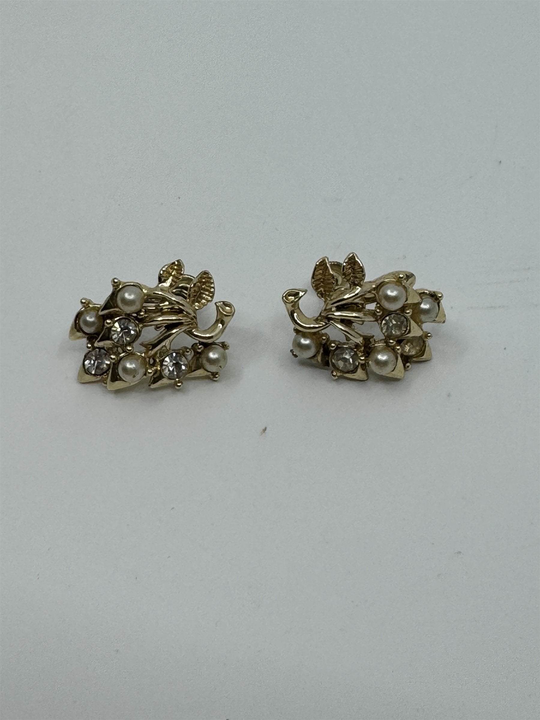 Vintage Coro Screw-On Earrings Grapevines/Floral/Flowers Rhinestones Faux Pearls