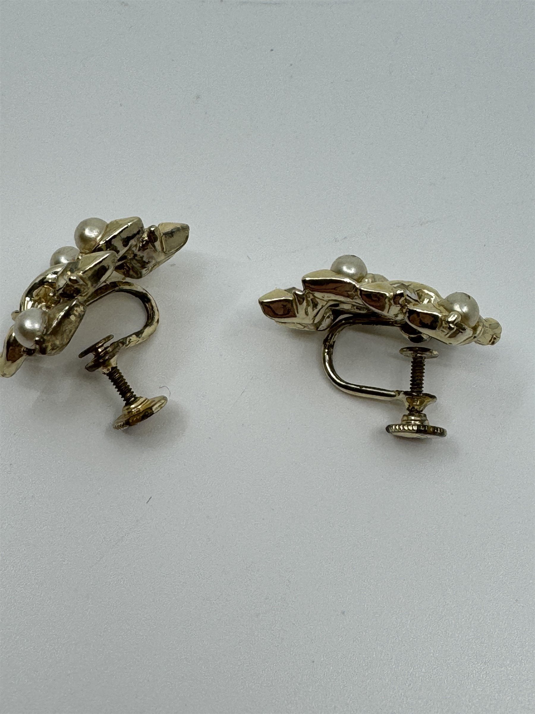 Vintage Coro Screw-On Earrings Grapevines/Floral/Flowers Rhinestones Faux Pearls