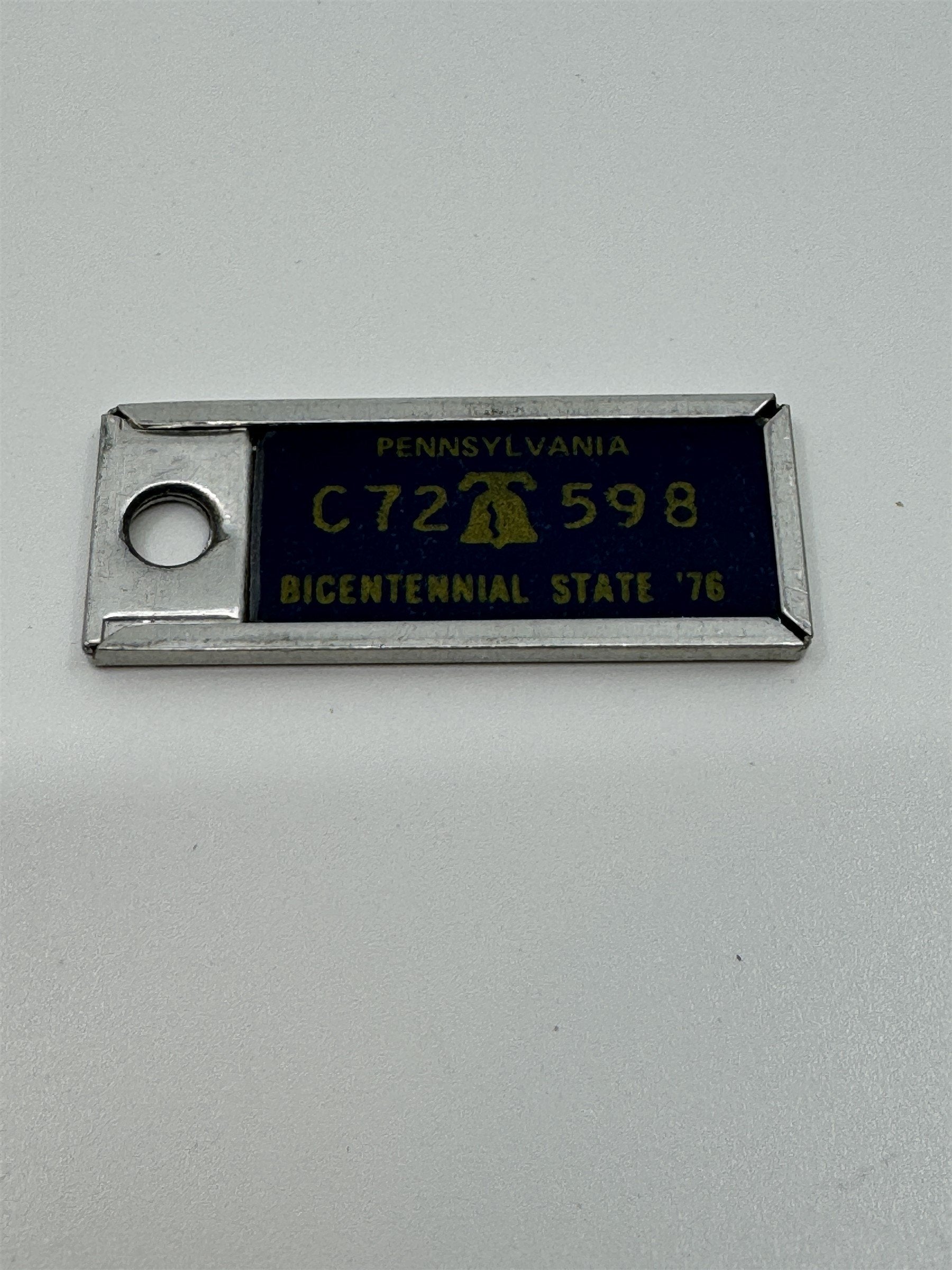 Vintage 1976 PENNSYLVANIA Mini License Plate Keychain Disabled Veterans Tag