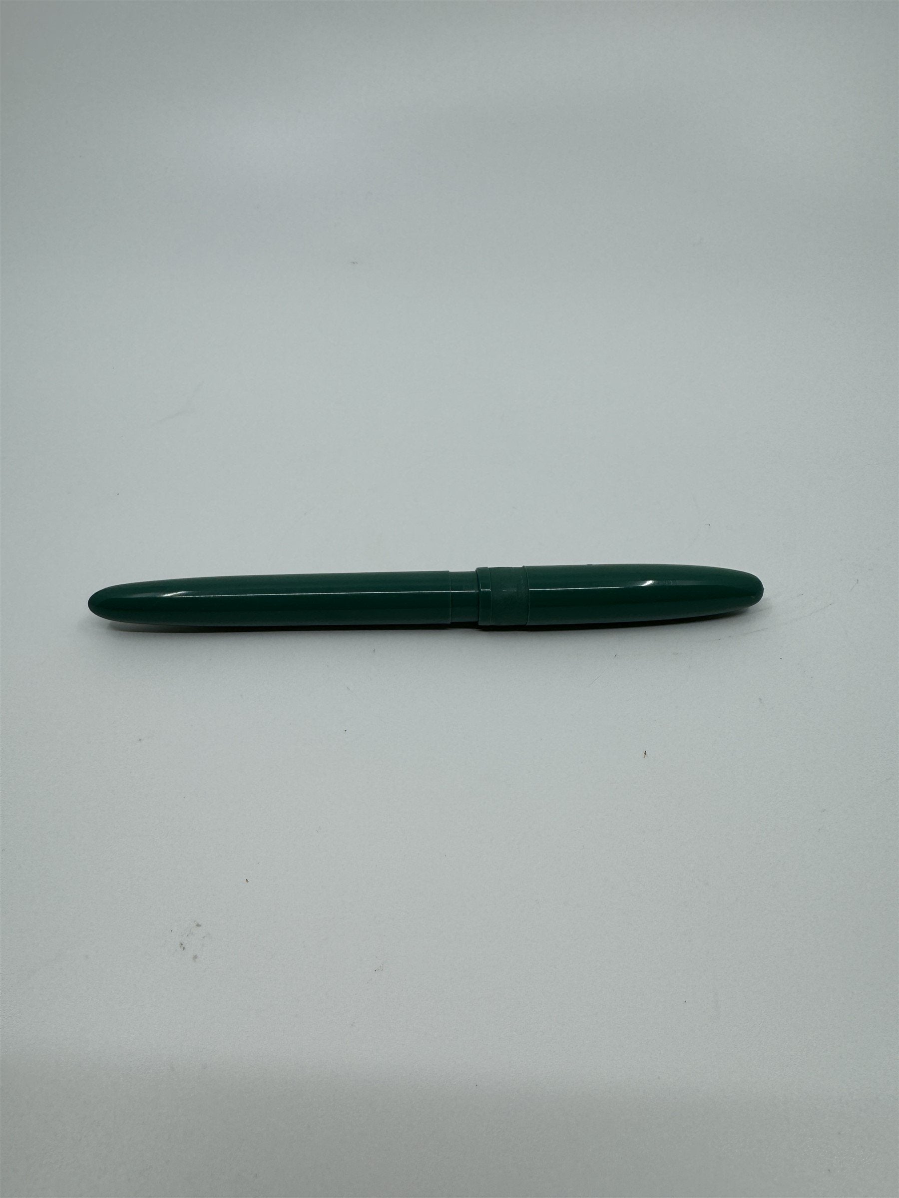 Vintage Wearever USA Green Celluloid Fountain Pen *Cap Doesn't Screw On*