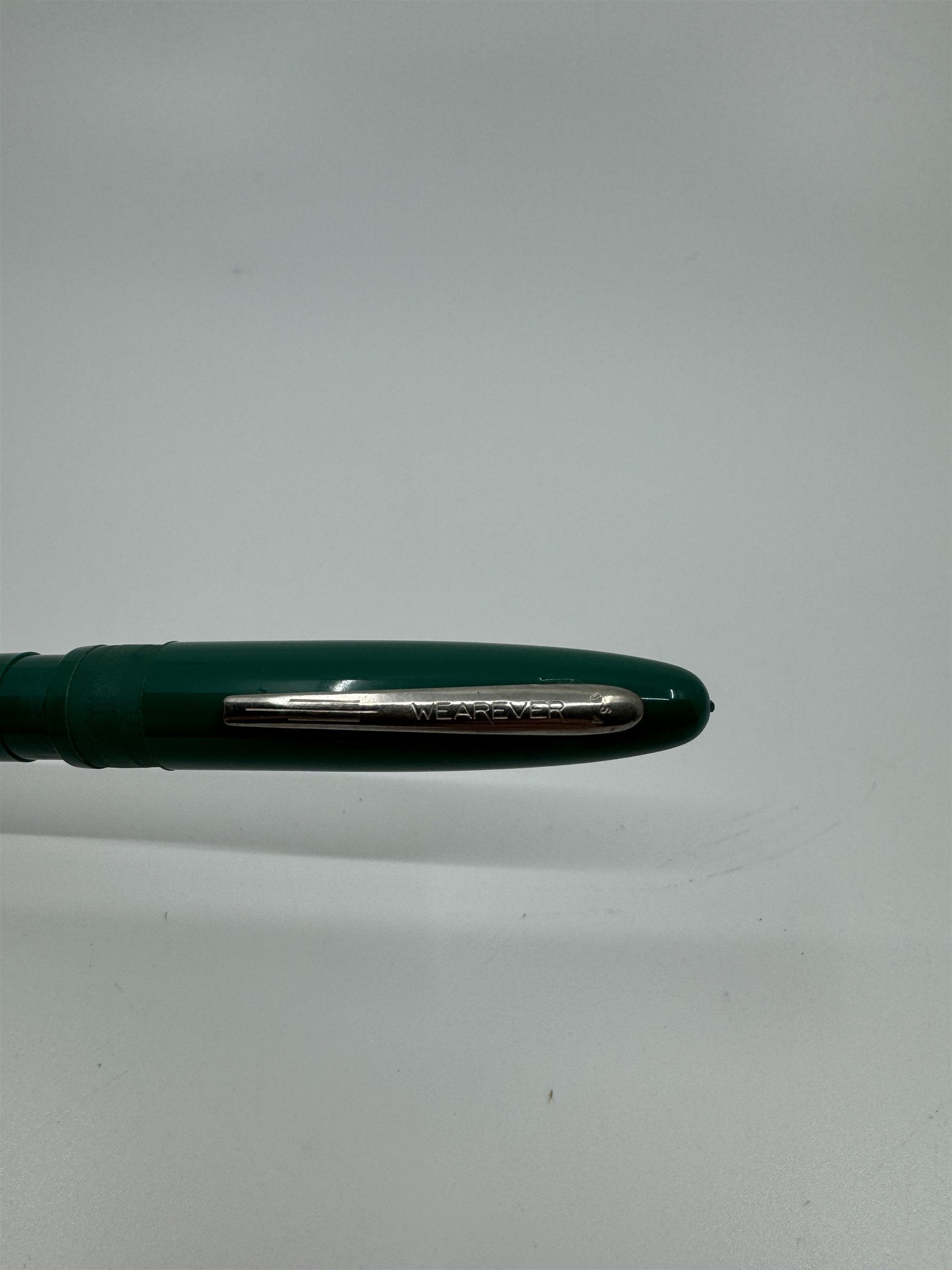 Vintage Wearever USA Green Celluloid Fountain Pen *Cap Doesn't Screw On*