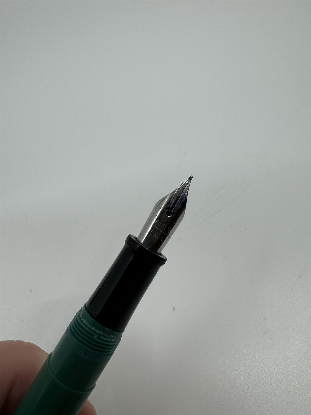 Vintage Wearever USA Green Celluloid Fountain Pen *Cap Doesn't Screw On*