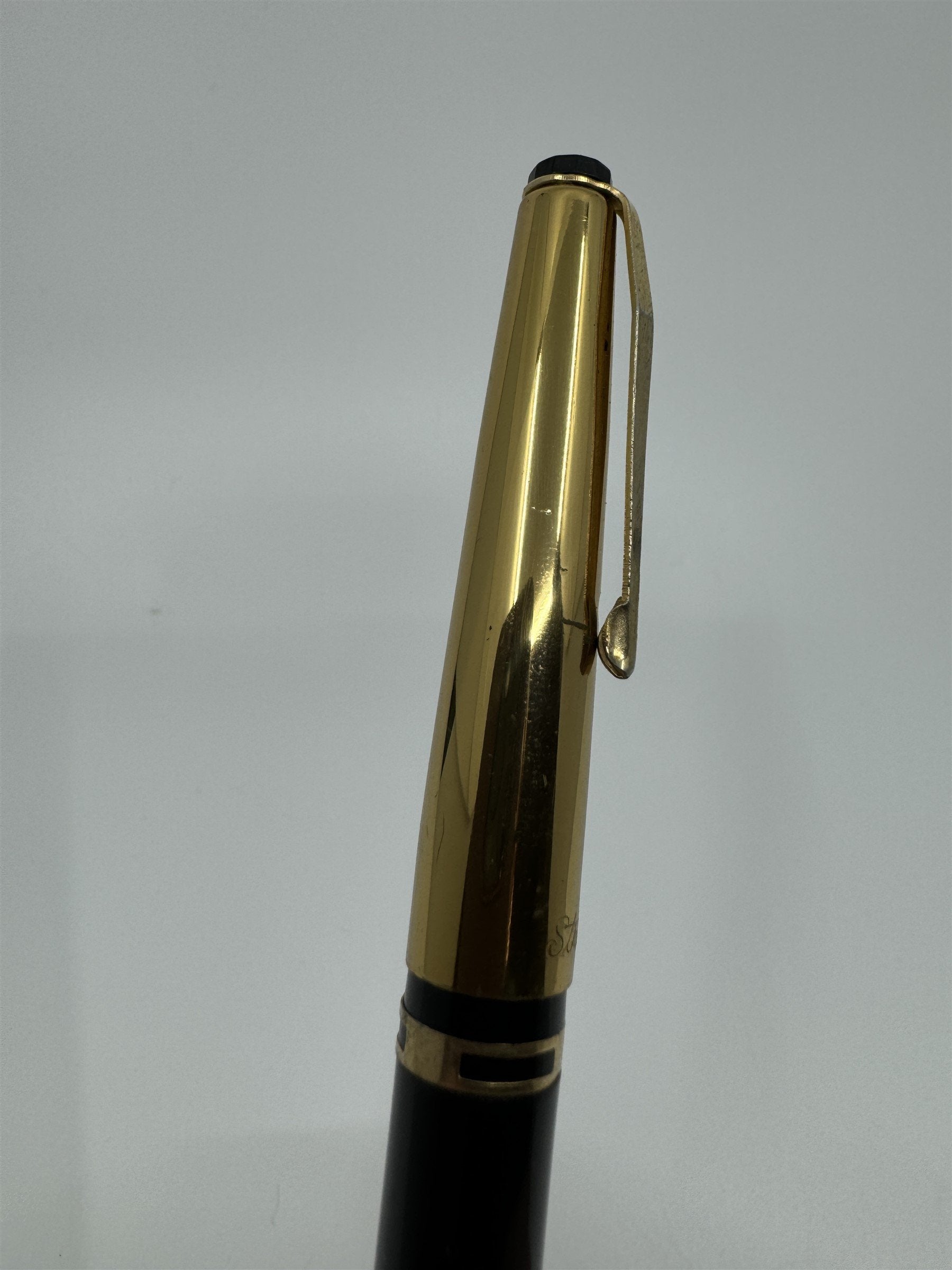 Vintage Stratford Fountain Pen Black & Gold /w Iridium Tipped Nib