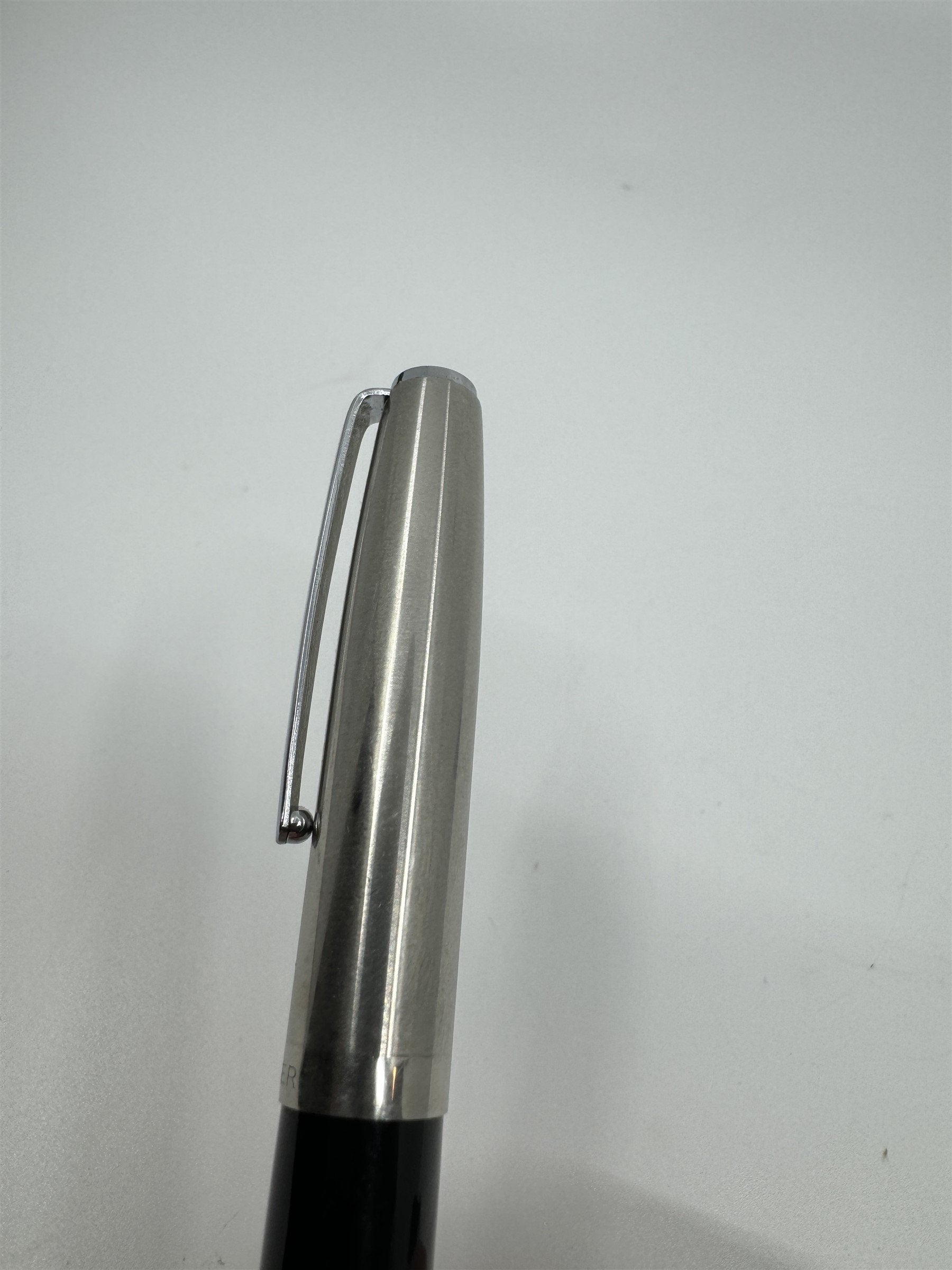 Vintage Parker USA Fountain Pen Black with Silver Cap *Hairline Crack*