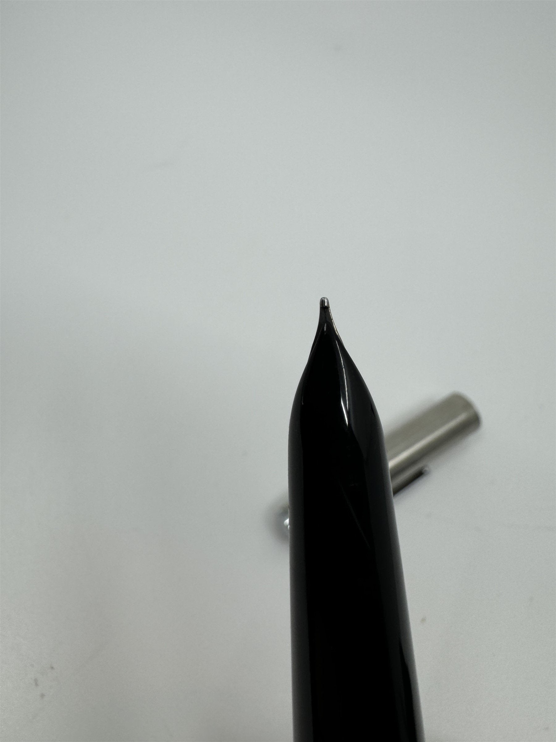 Vintage Parker USA Fountain Pen Black with Silver Cap *Hairline Crack*