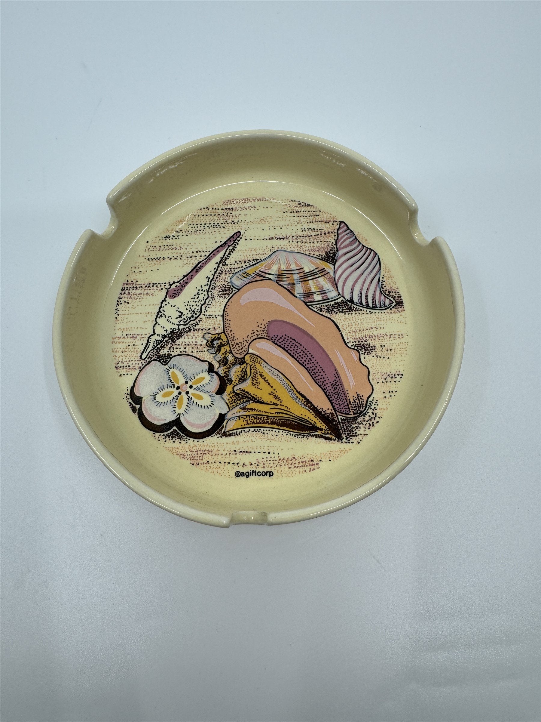 Beach Souvenir Ash Tray /w Sea Shells, Sand Dollars, Clam, Oyster, Conch Shell