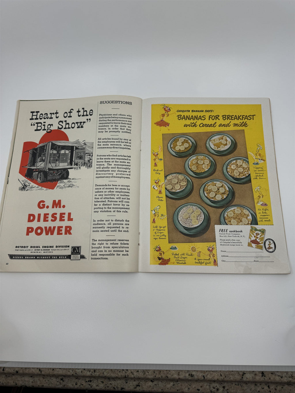 VINTAGE 1952 RINGLING BROS AND BARNUM & BAILEY CIRCUS MAGAZINE AND PROGRAM PACK