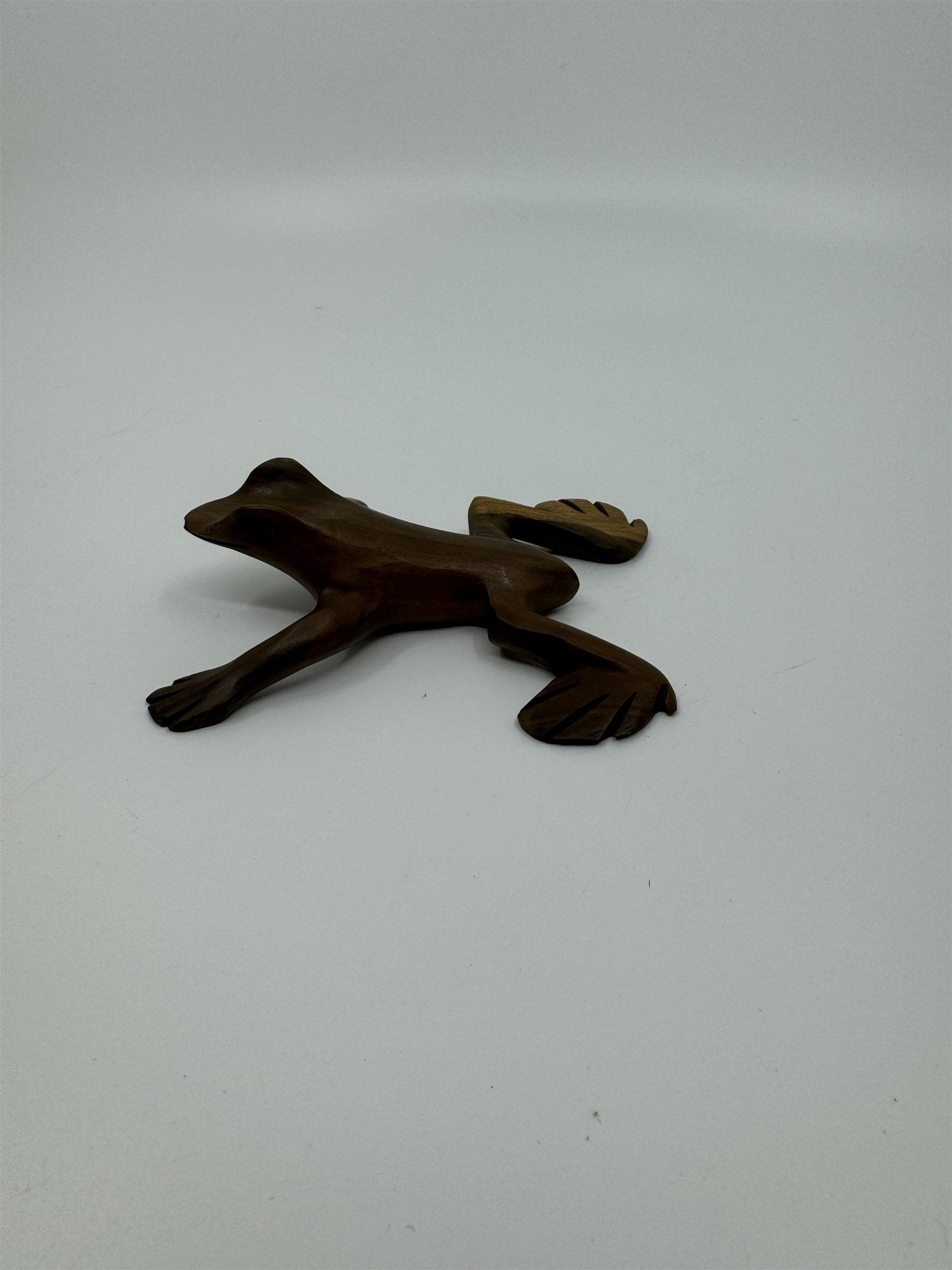 Hand Carved Souvenir Jungle Tree Frog Figurine Gift Handmade Frog