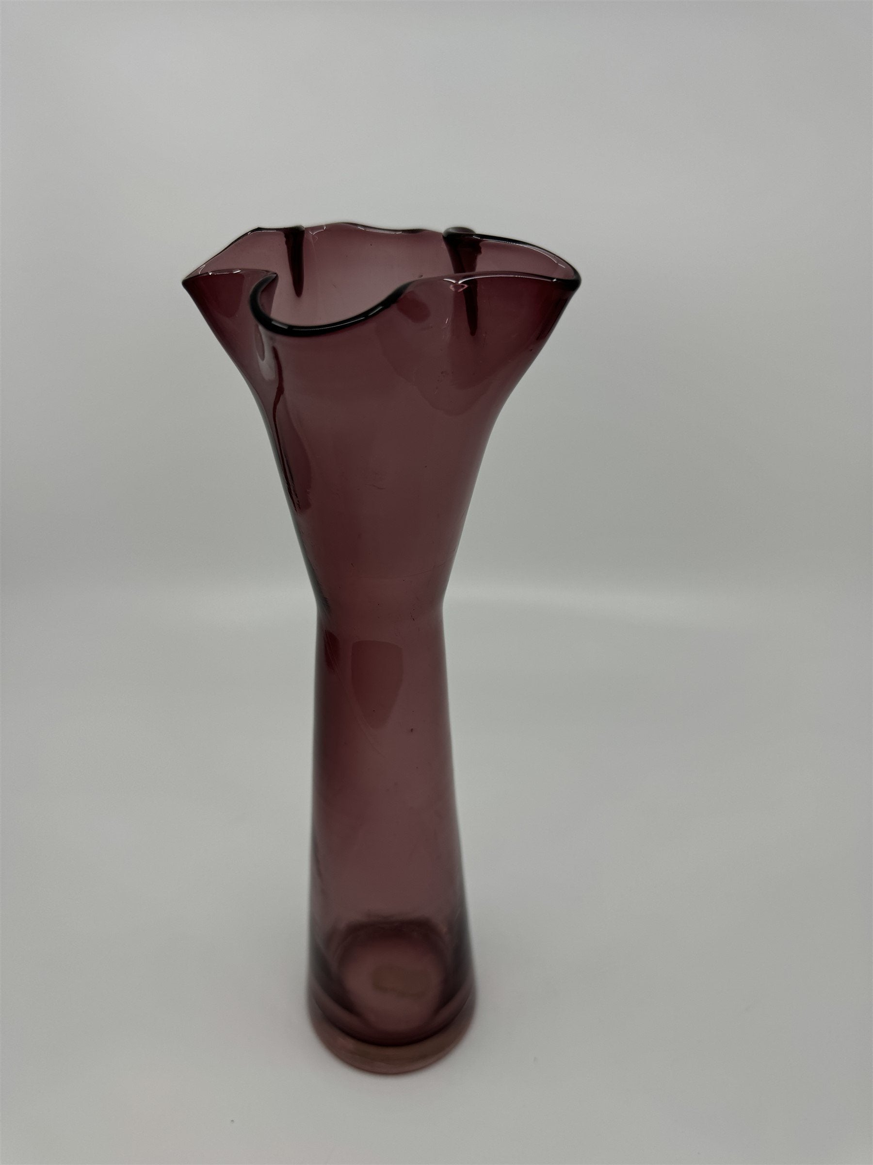 Vintage 10" Tall Hand Blown Ruffled Edge Purple Art Glass Vase Norcrest JAPAN