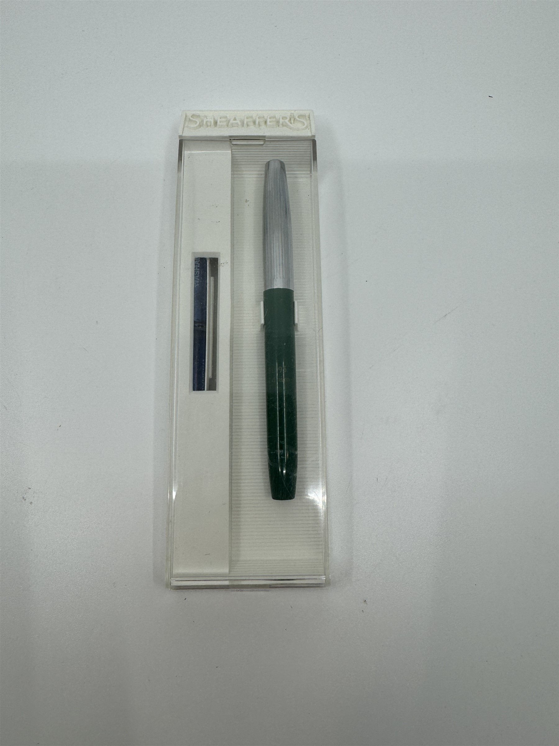 Vintage Sheaffer's Green Resin Fountain Pen /w Blue Ink Cartridge (Dry) In Box