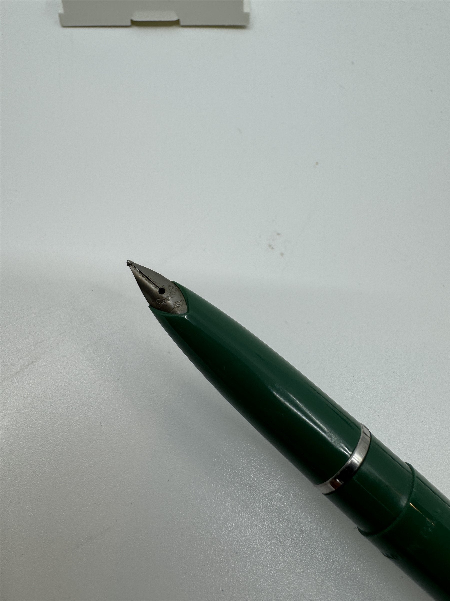 Vintage Sheaffer's Green Resin Fountain Pen /w Blue Ink Cartridge (Dry) In Box