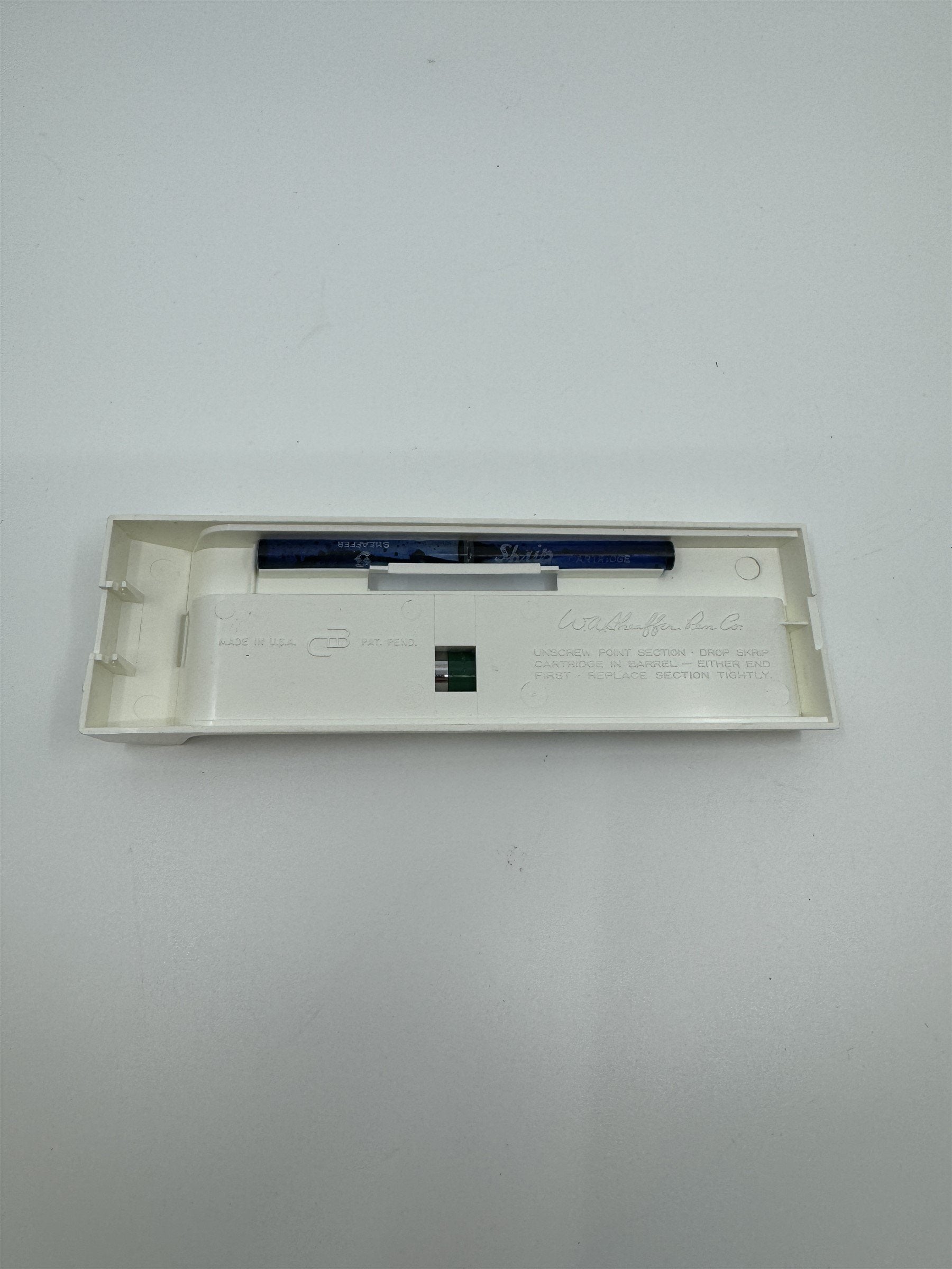Vintage Sheaffer's Green Resin Fountain Pen /w Blue Ink Cartridge (Dry) In Box