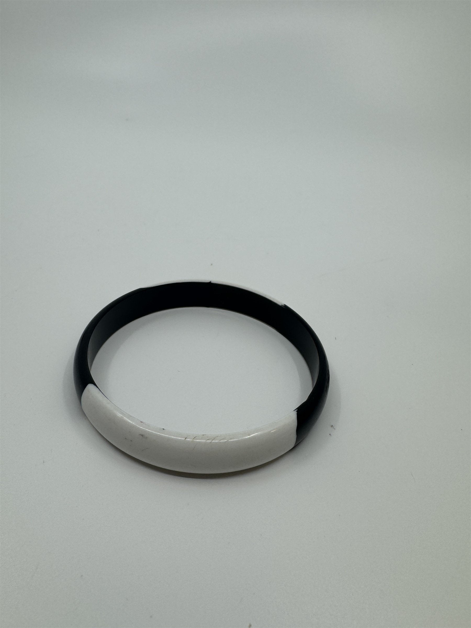 Vintage Black and White Lucite? Bangle Bracelet Black/White Pattern (Scratches)