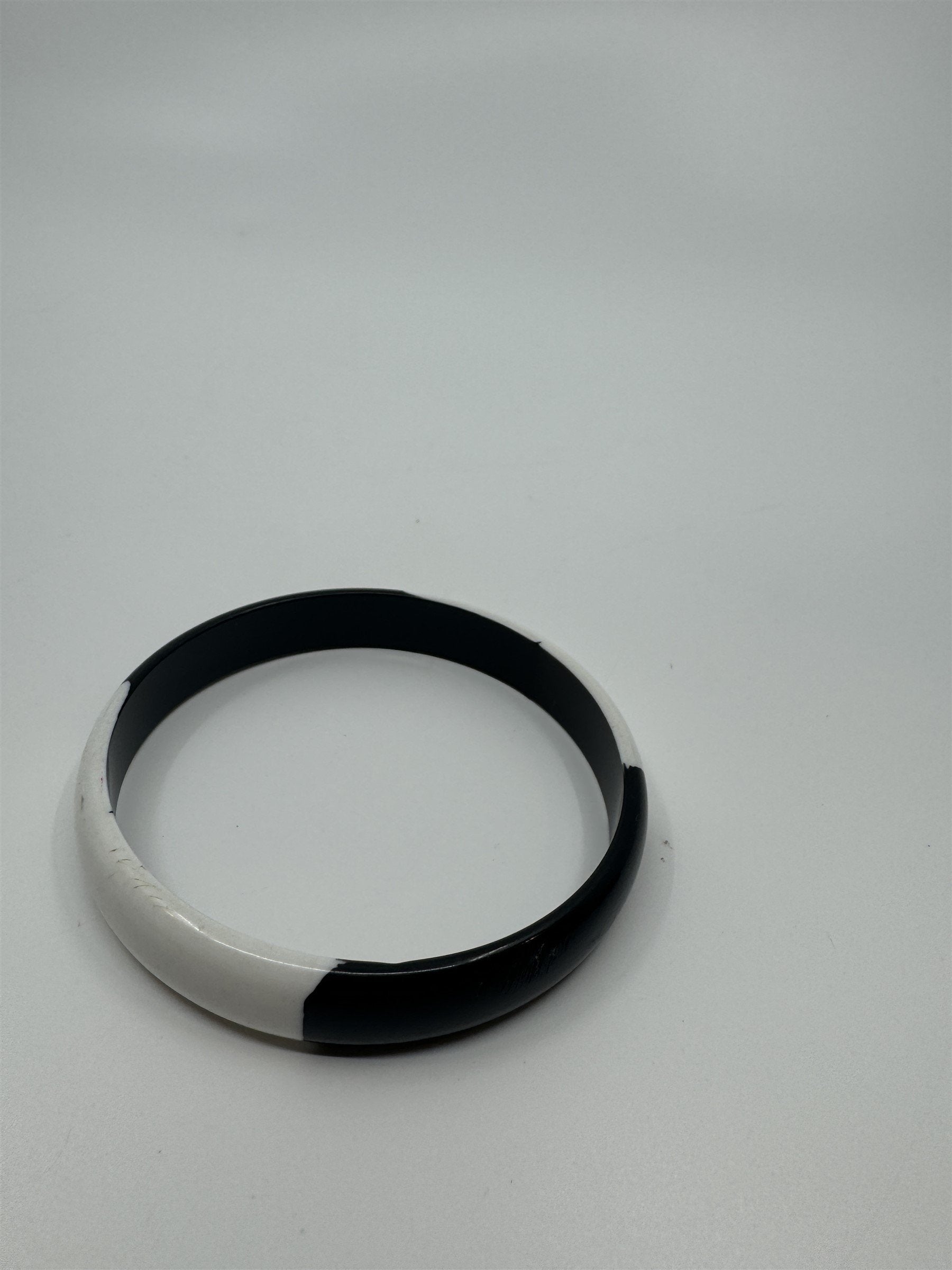 Vintage Black and White Lucite? Bangle Bracelet Black/White Pattern (Scratches)