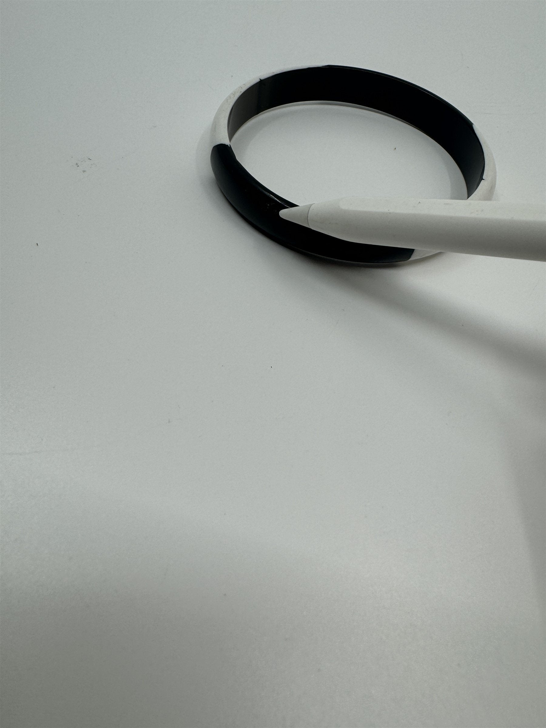 Vintage Black and White Lucite? Bangle Bracelet Black/White Pattern (Scratches)