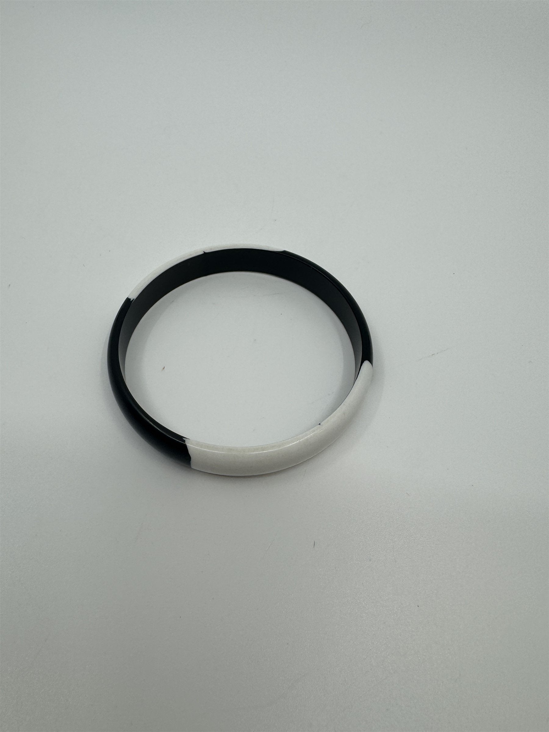 Vintage Black and White Lucite? Bangle Bracelet Black/White Pattern (Scratches)