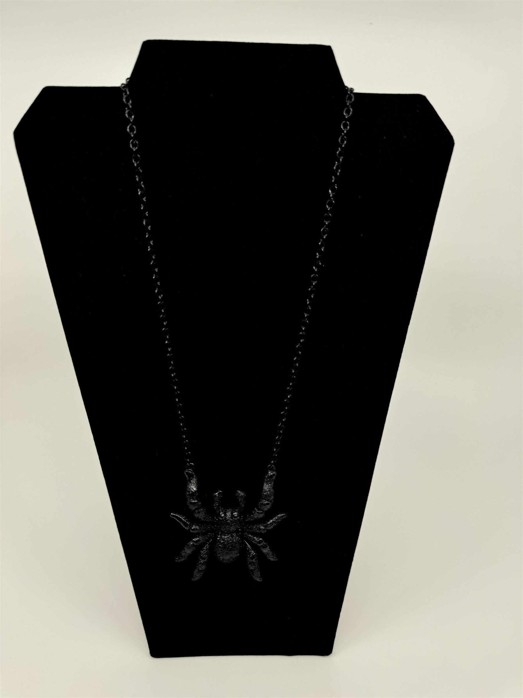 Vintage Black Spider Necklace Costume Jewelry Halloween Necklace Eight-Legged
