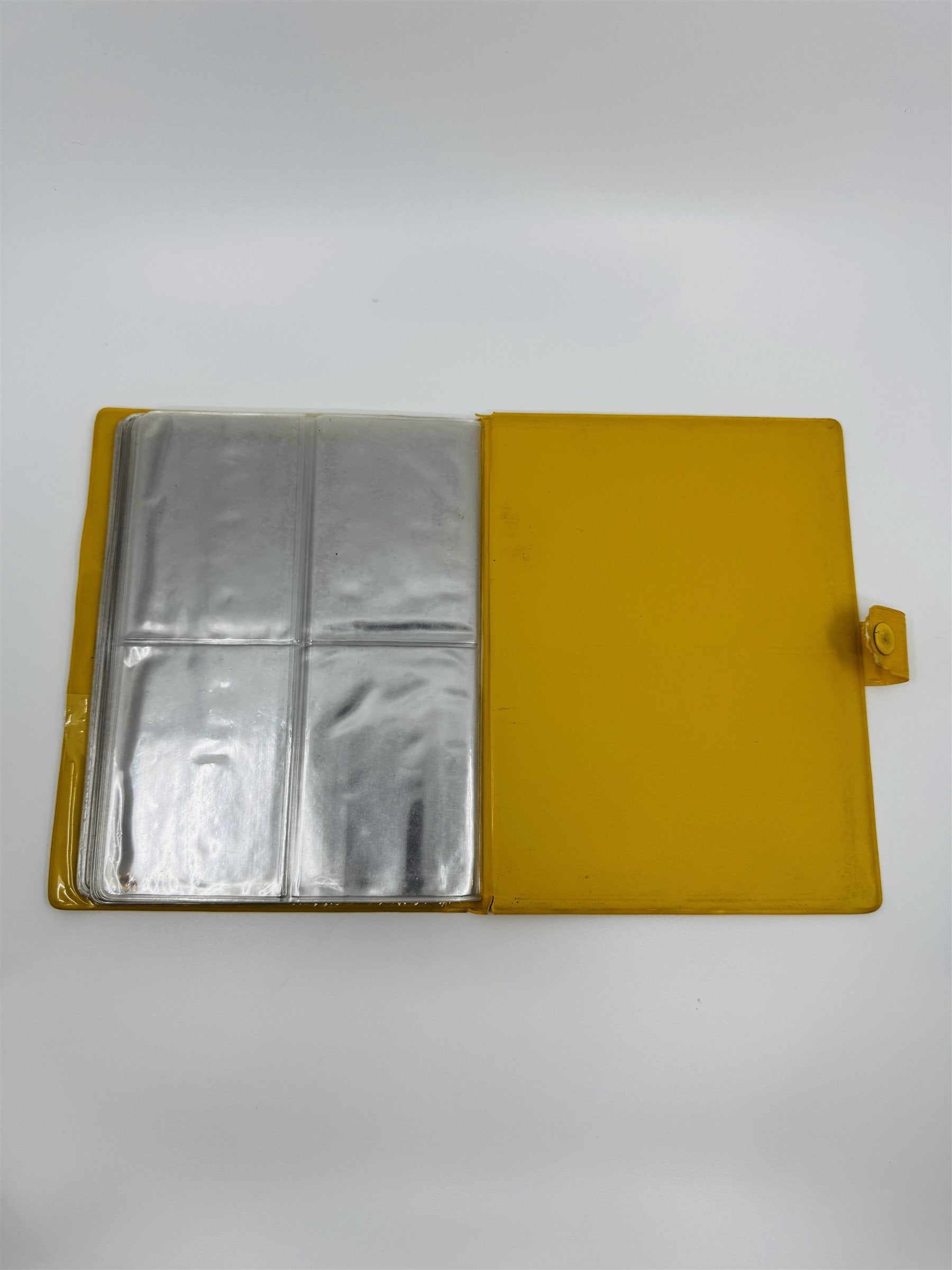 Vintage Pokemon Gotta Catch 'Em All! Yellow Bulbasaur Pokemon Card Binder Case