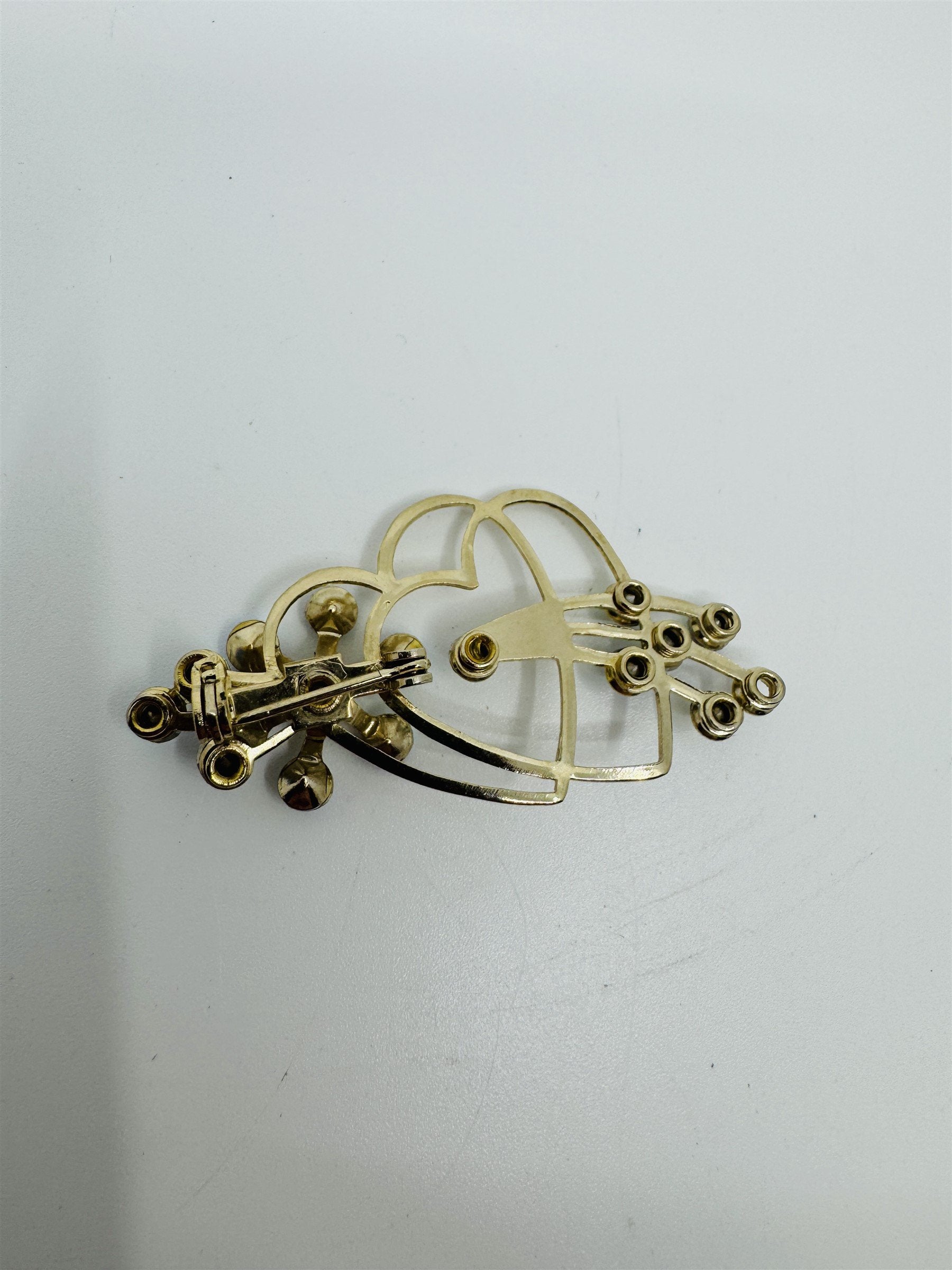 Vintage 1960s Atomic Gold Tone Shooting Love Hearts Brooch (Missing Rhinestone)
