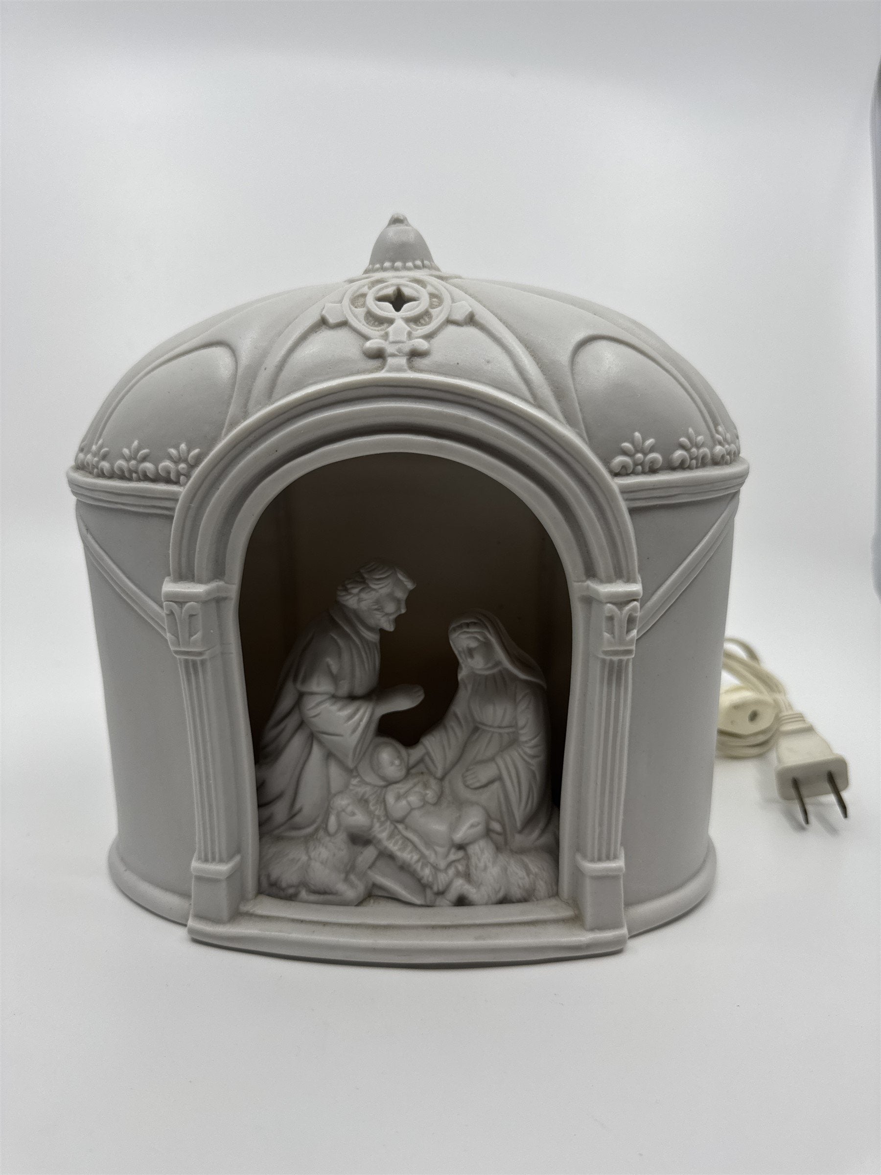 8" White Porcelain Nativity Scene Figurine Stratford Masterworks Christmas Works