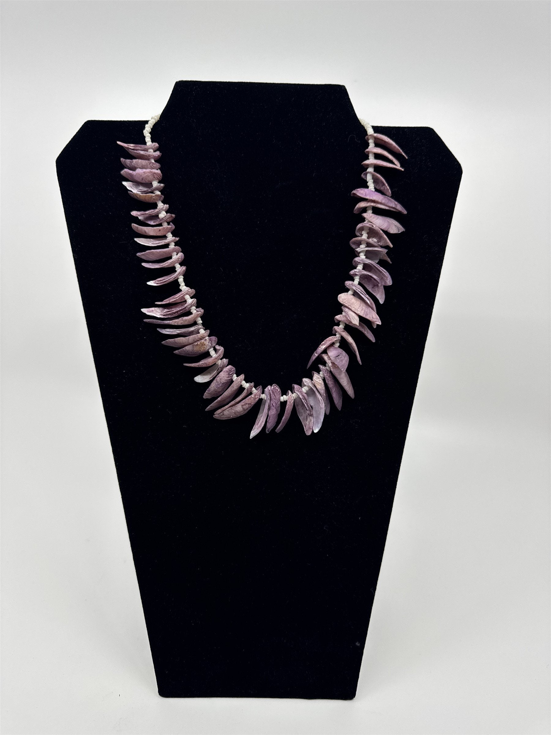 Vintage Hawaiian Natural Shell Purple-Toned Iridescent Sea Shell Pebble Necklace