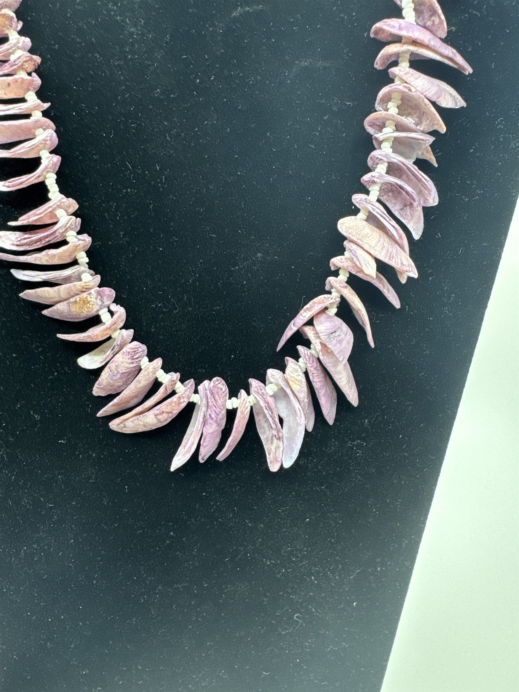 Vintage Hawaiian Natural Shell Purple-Toned Iridescent Sea Shell Pebble Necklace