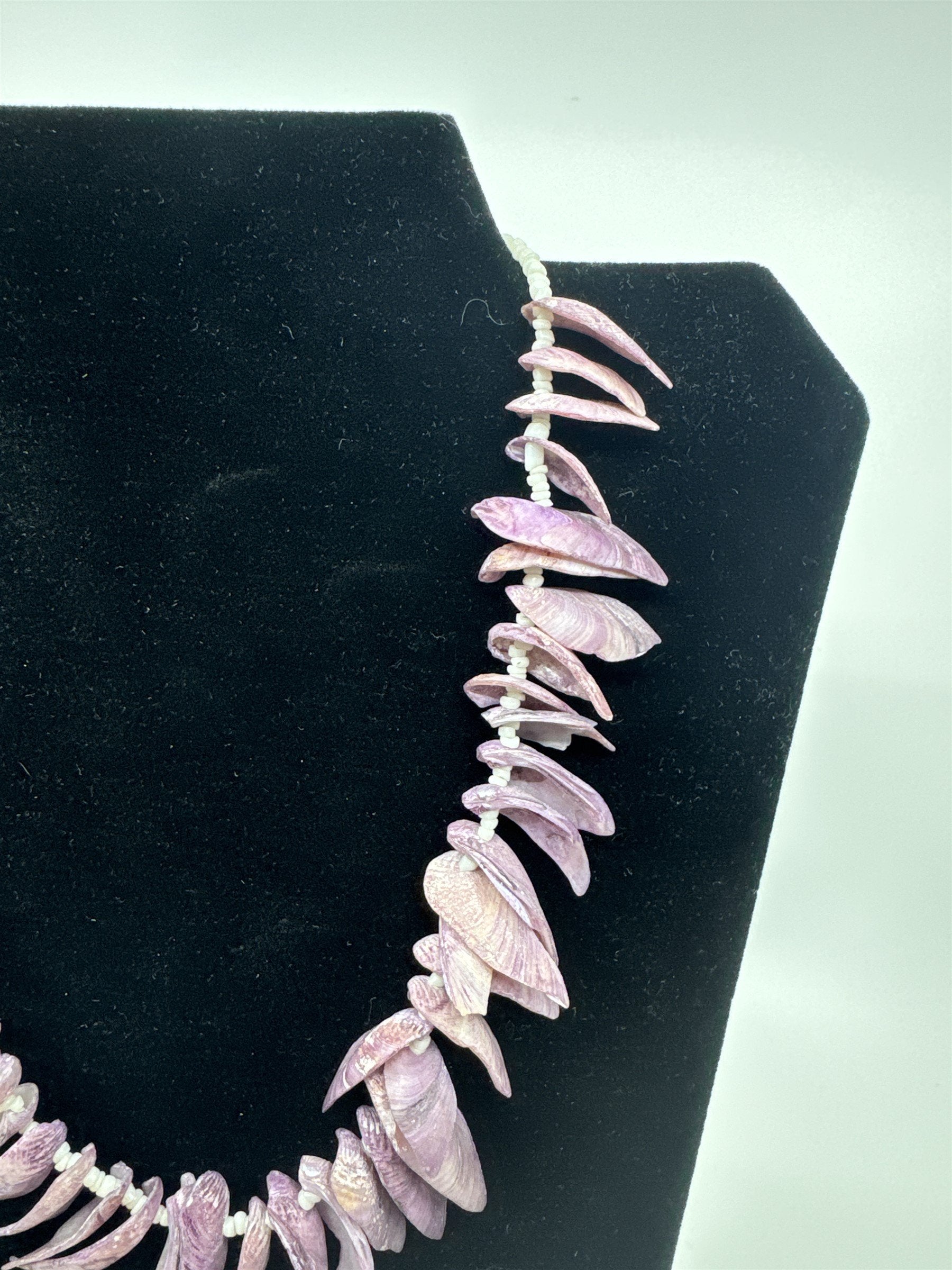 Vintage Hawaiian Natural Shell Purple-Toned Iridescent Sea Shell Pebble Necklace