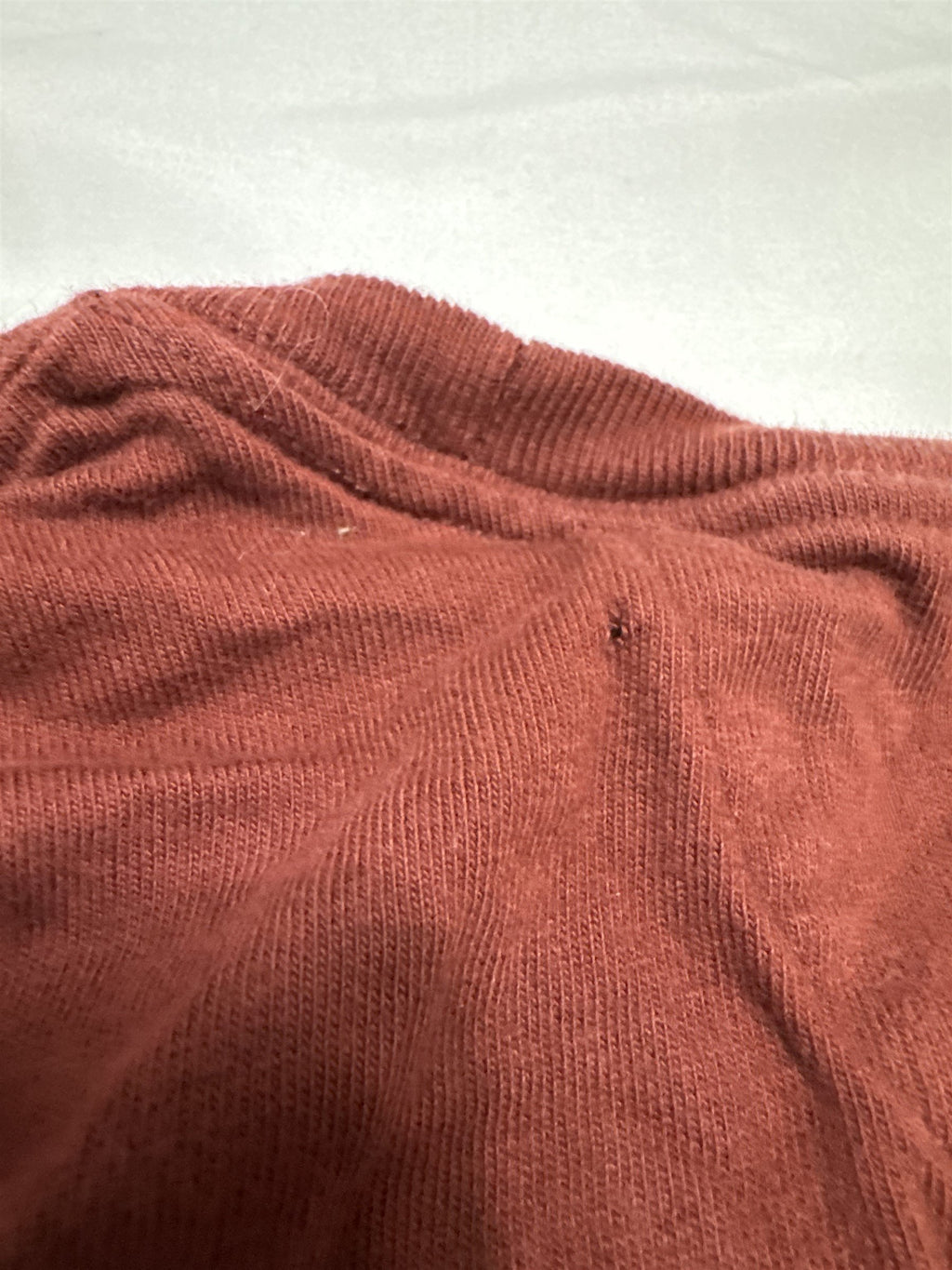 Duluth Trading Co Mens Longtail Long-Sleeve T-Shirt Dark Cocoa Large Slim *HOLE*