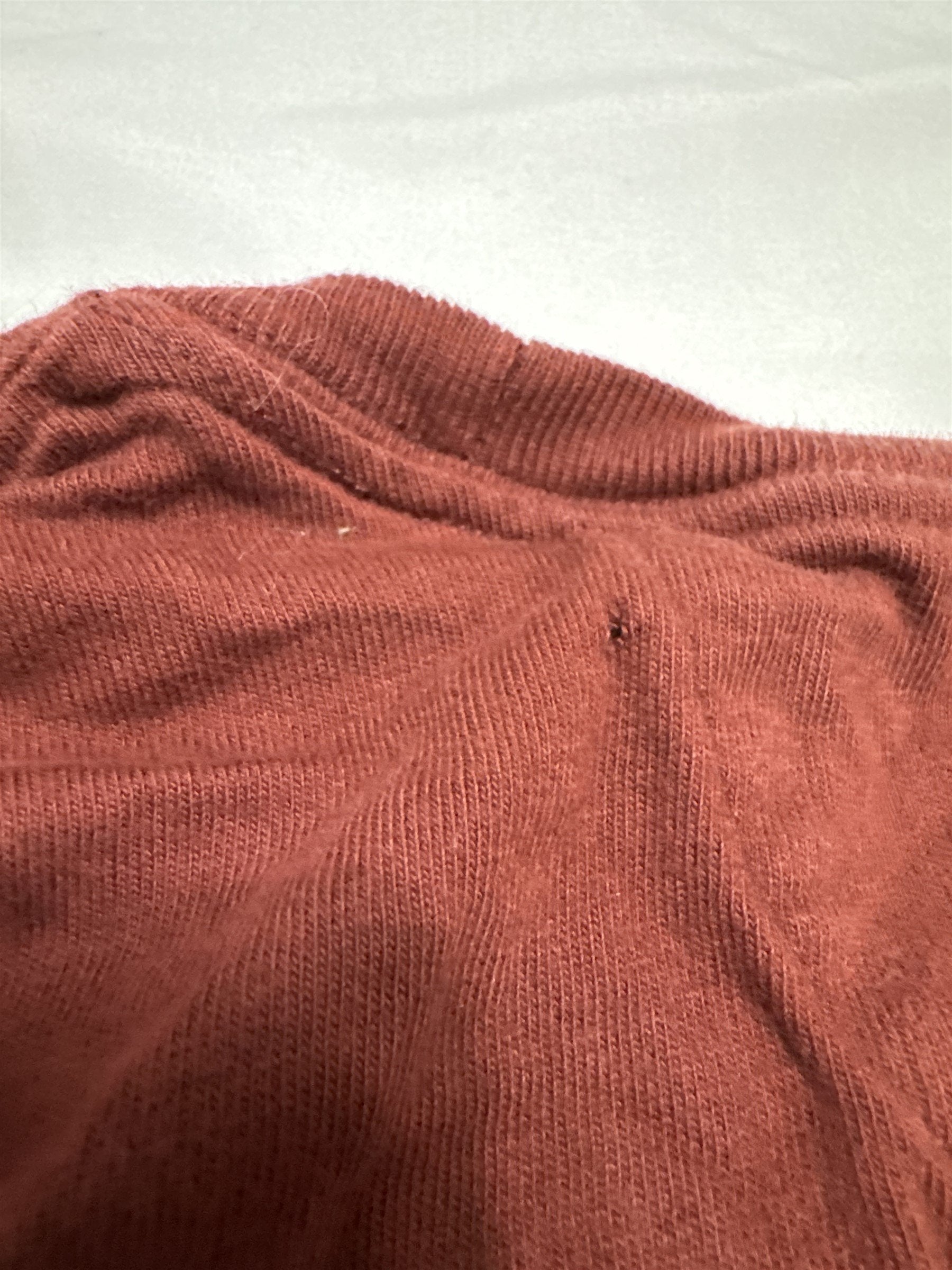 Duluth Trading Co Mens Longtail Long-Sleeve T-Shirt Dark Cocoa Large Slim *HOLE*