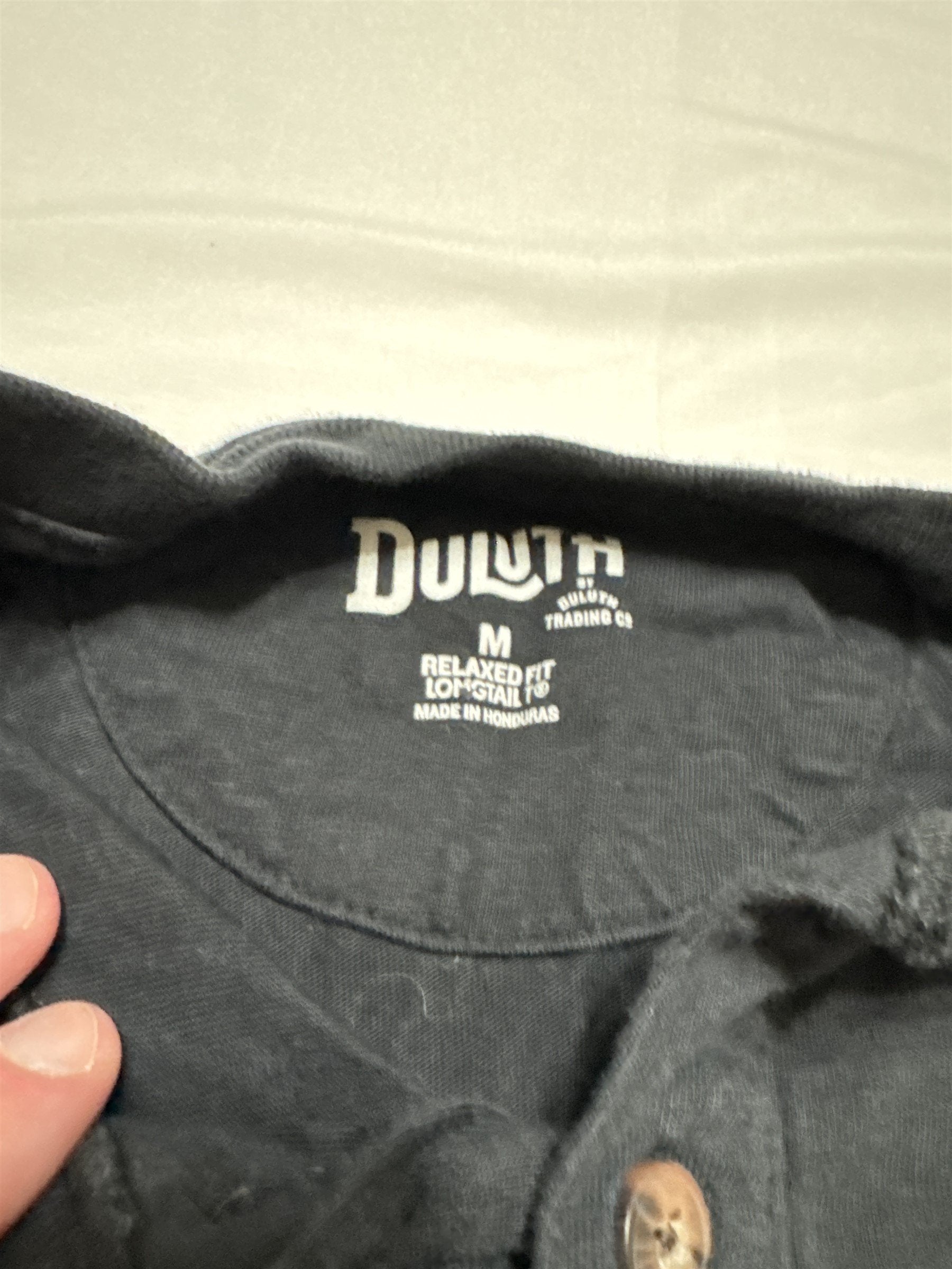 Duluth Trading Co Men Longtail T-Shirt Relaxed Fit Black Button Henley Medium